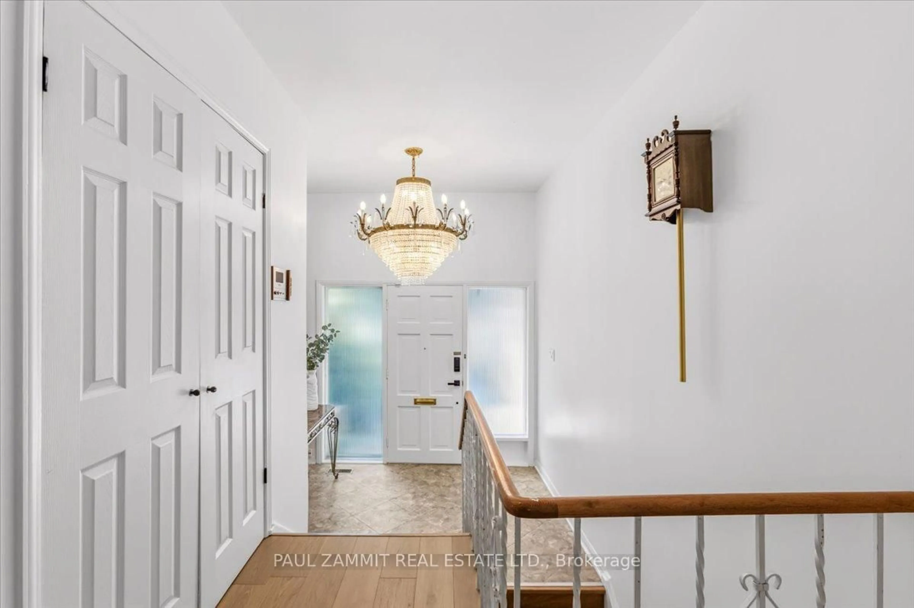 Indoor entryway for 46 Castle Harbour Lane, Markham Ontario L3T 3A2