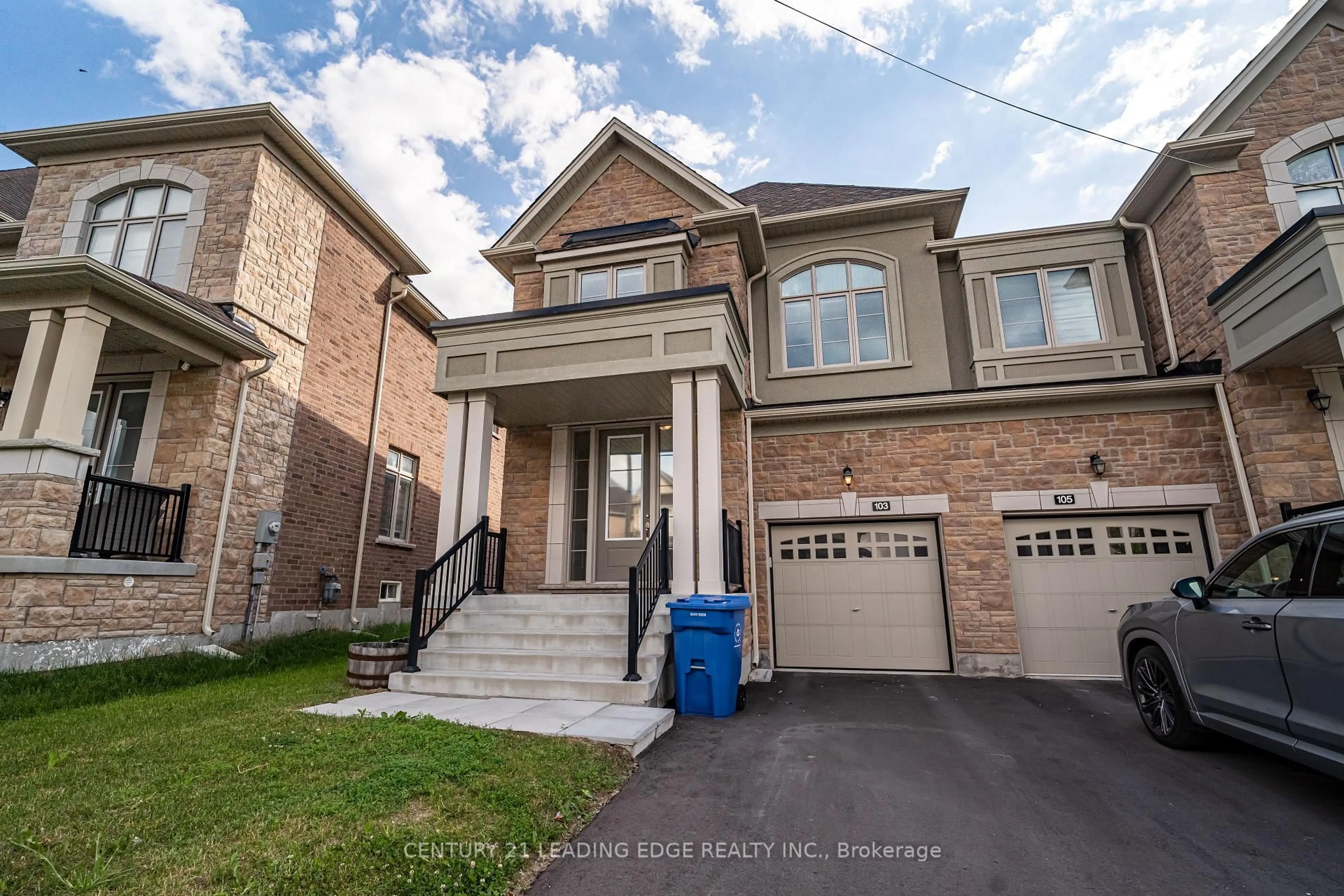 Home with brick exterior material, street for 103 KENTLEDGE Ave, East Gwillimbury Ontario L9N 1E3