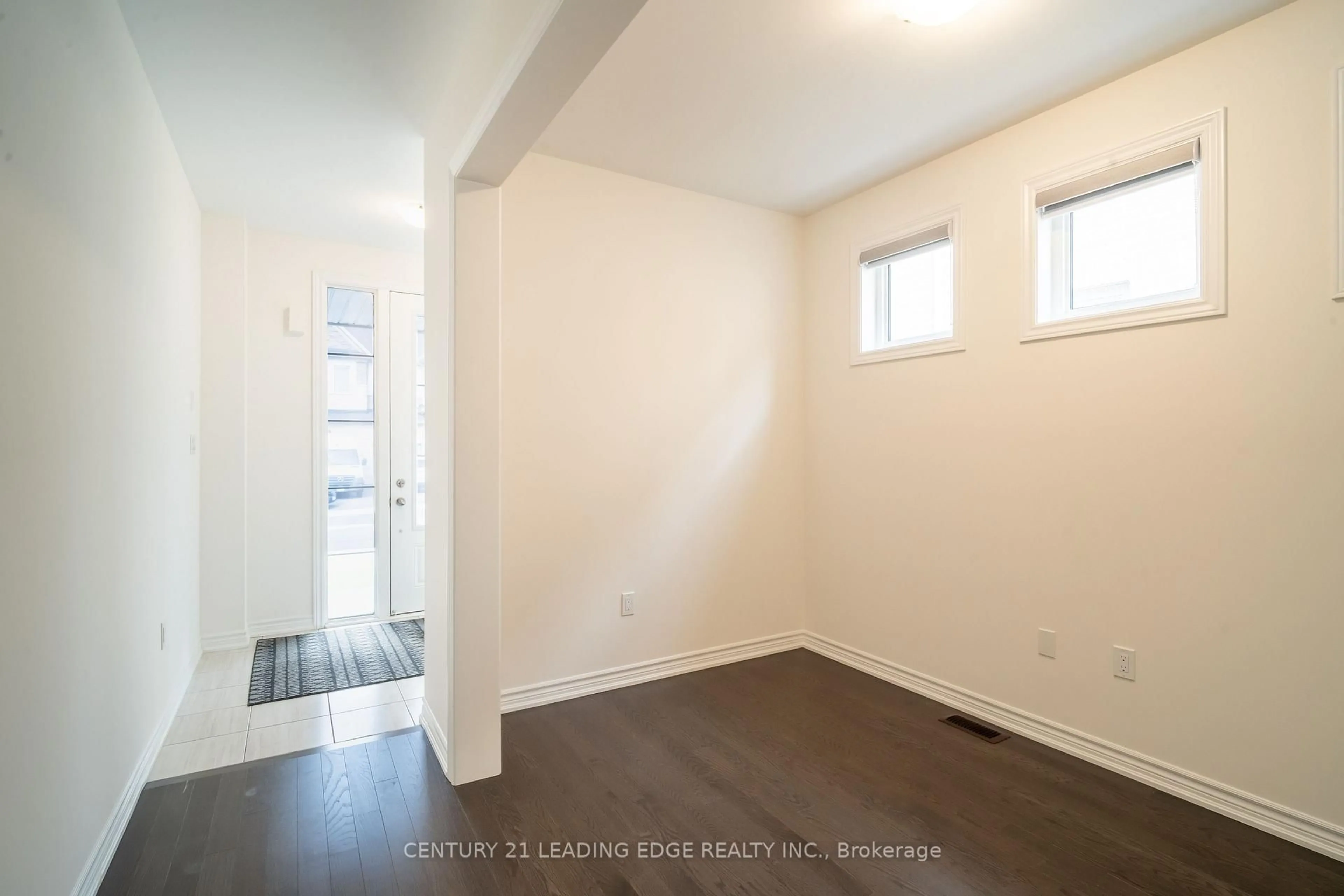 Indoor entryway for 103 KENTLEDGE Ave, East Gwillimbury Ontario L9N 1E3
