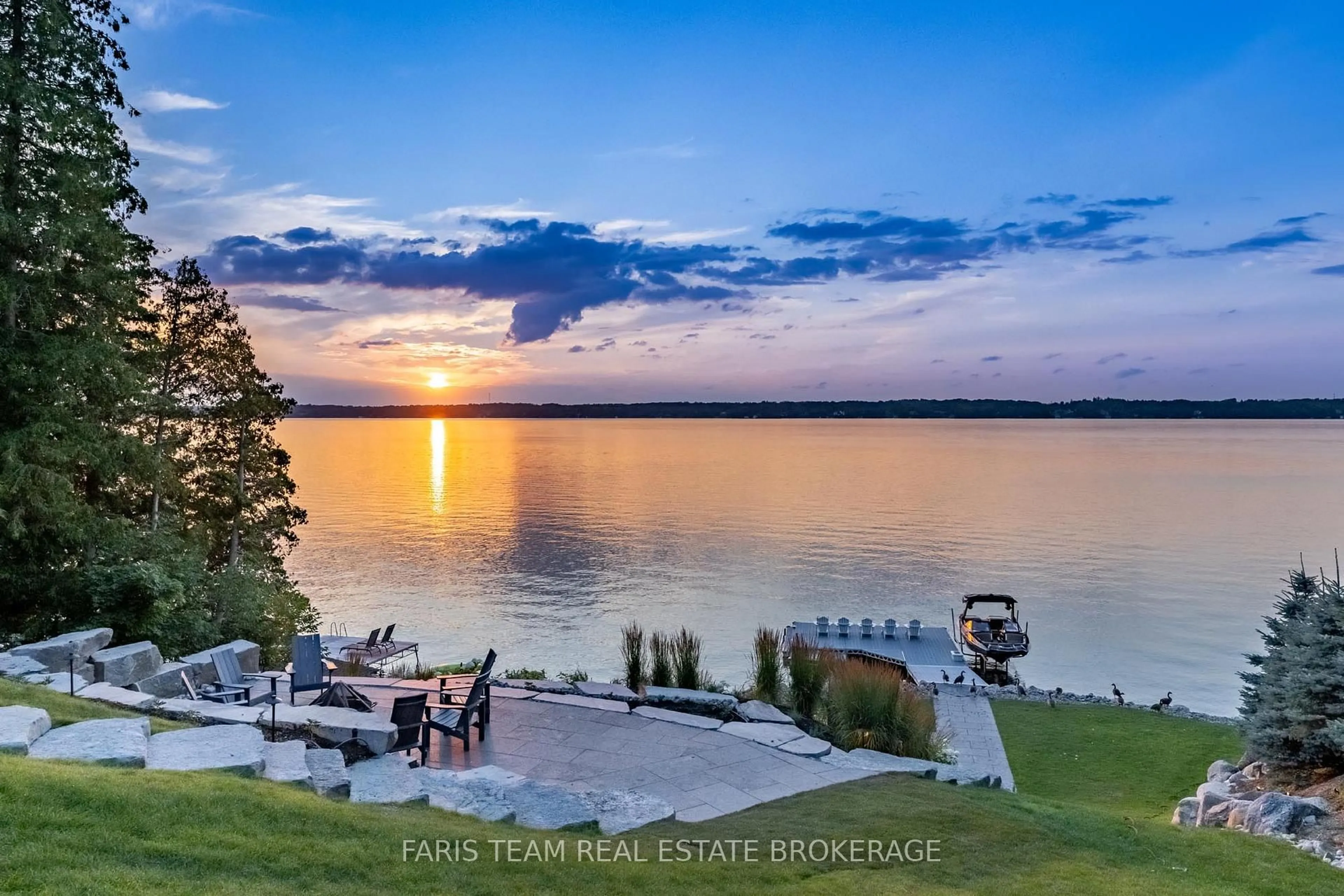 A pic from outside/outdoor area/front of a property/back of a property/a pic from drone, water/lake/river/ocean view for 3964 Guest Rd, Innisfil Ontario L9S 2T4