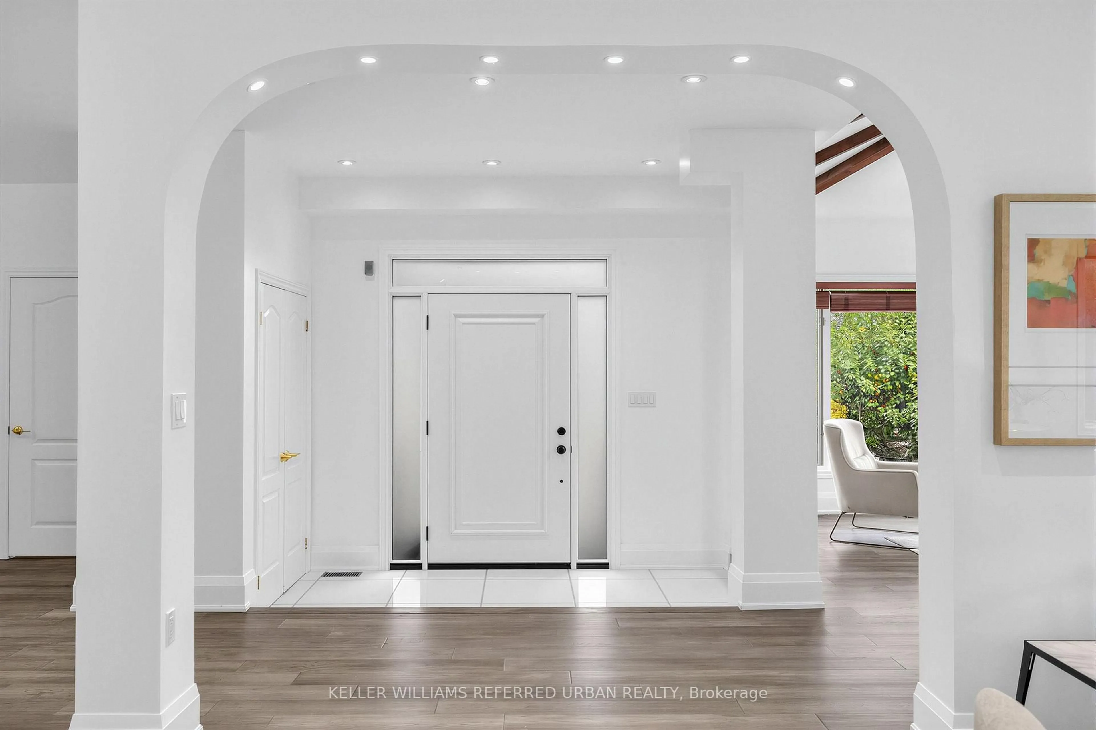 Indoor entryway for 18 Yongeview Ave, Richmond Hill Ontario L4C 7A4