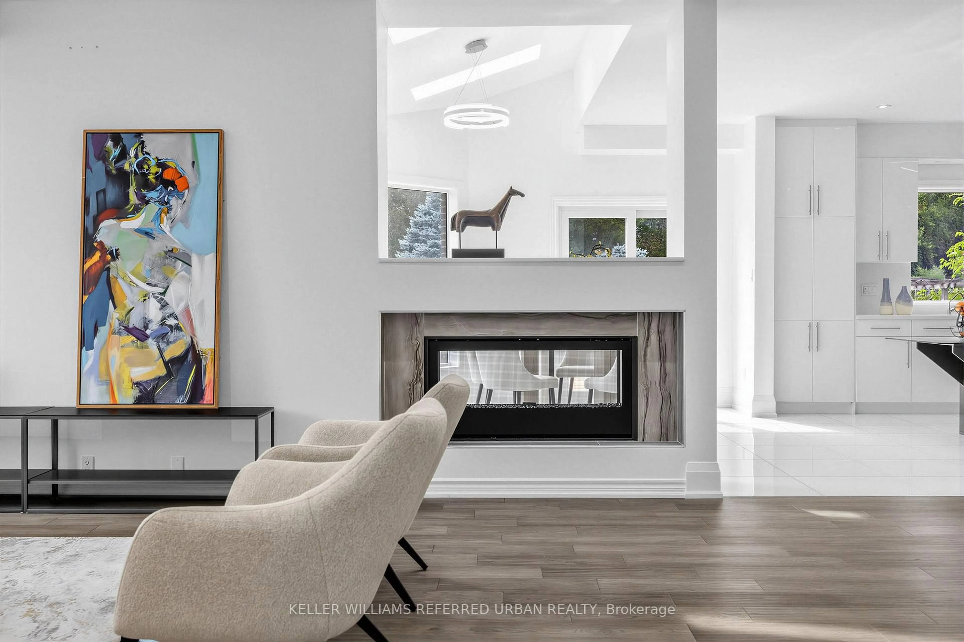 Living room with furniture, unknown for 18 Yongeview Ave, Richmond Hill Ontario L4C 7A4