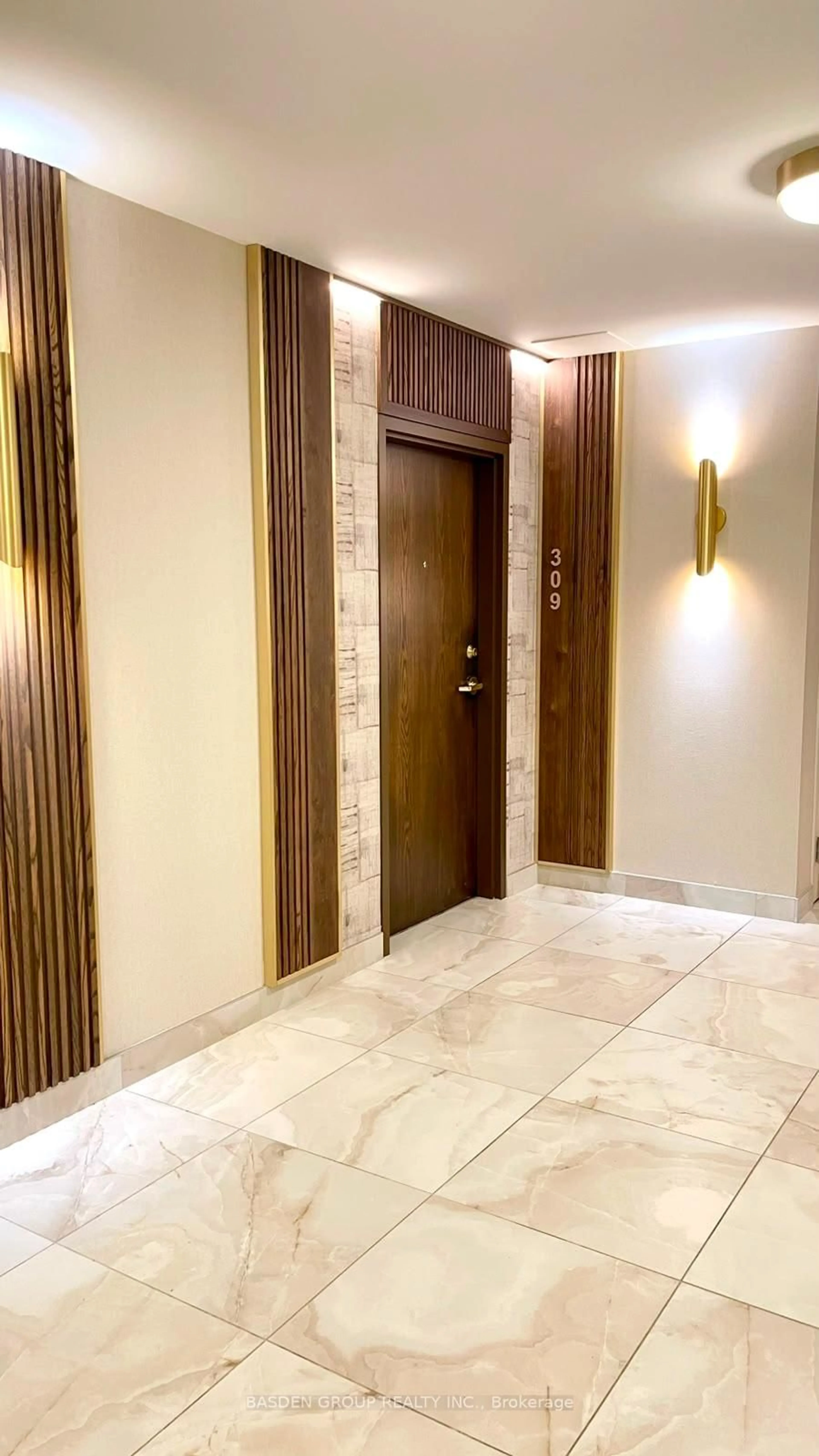 Indoor foyer for 1 Maison Parc Crt #309, Vaughan Ontario L4J 9K1