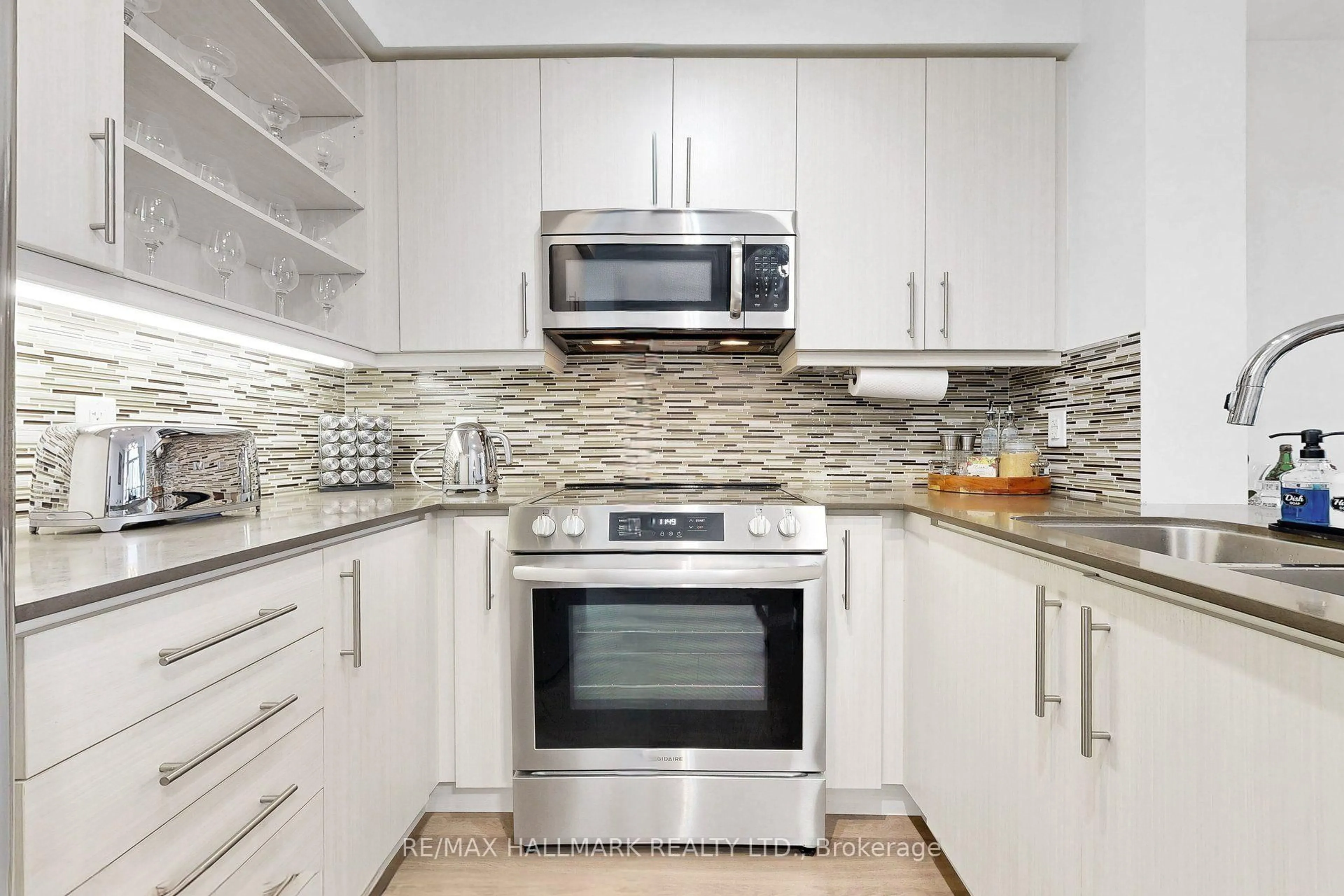 Unknown for 55 Oneida Cres #PH 10, Richmond Hill Ontario L4B 0E8