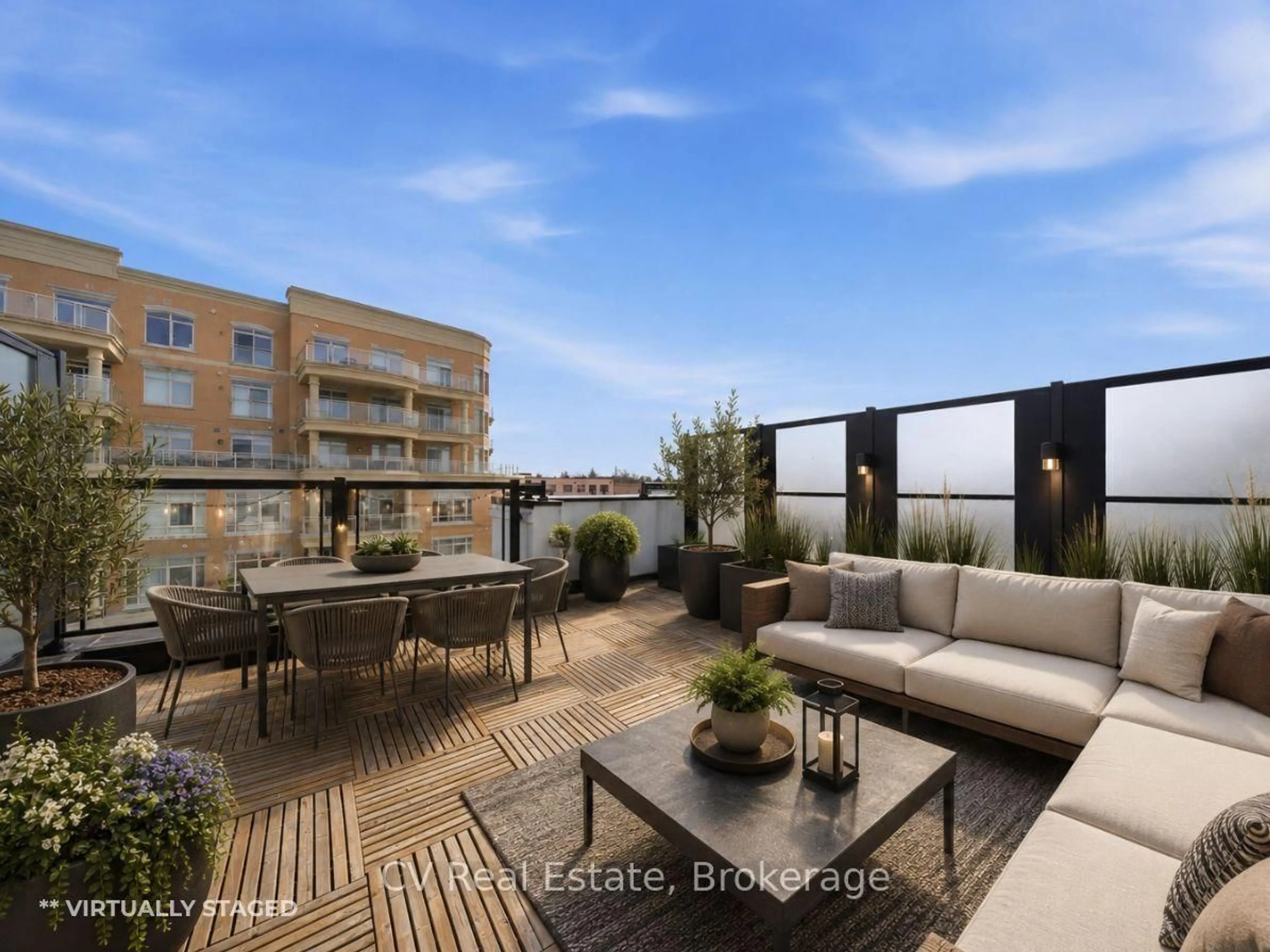 Patio, water/lake/river/ocean view for 500 Alex Gardner Circ #104, Aurora Ontario L4G 3G5