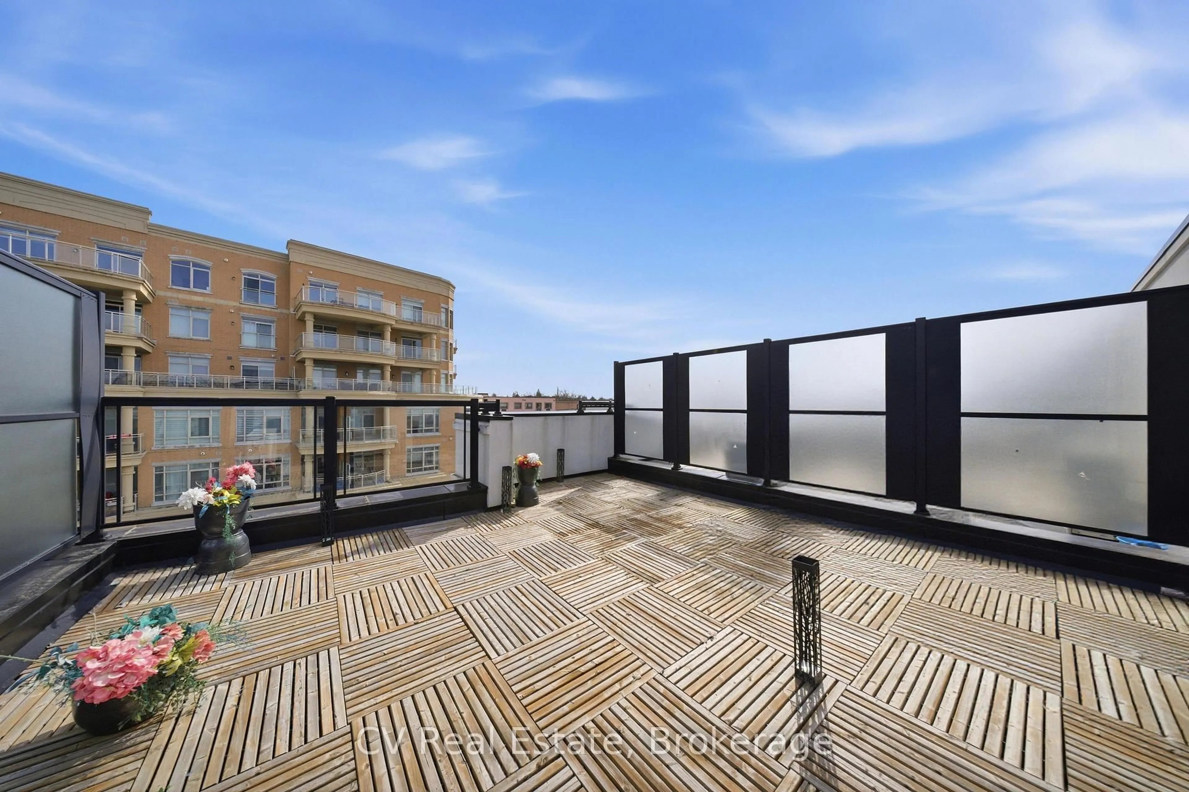 Balcony in the apartment, city buildings view from balcony for 500 Alex Gardner Circ #104, Aurora Ontario L4G 3G5