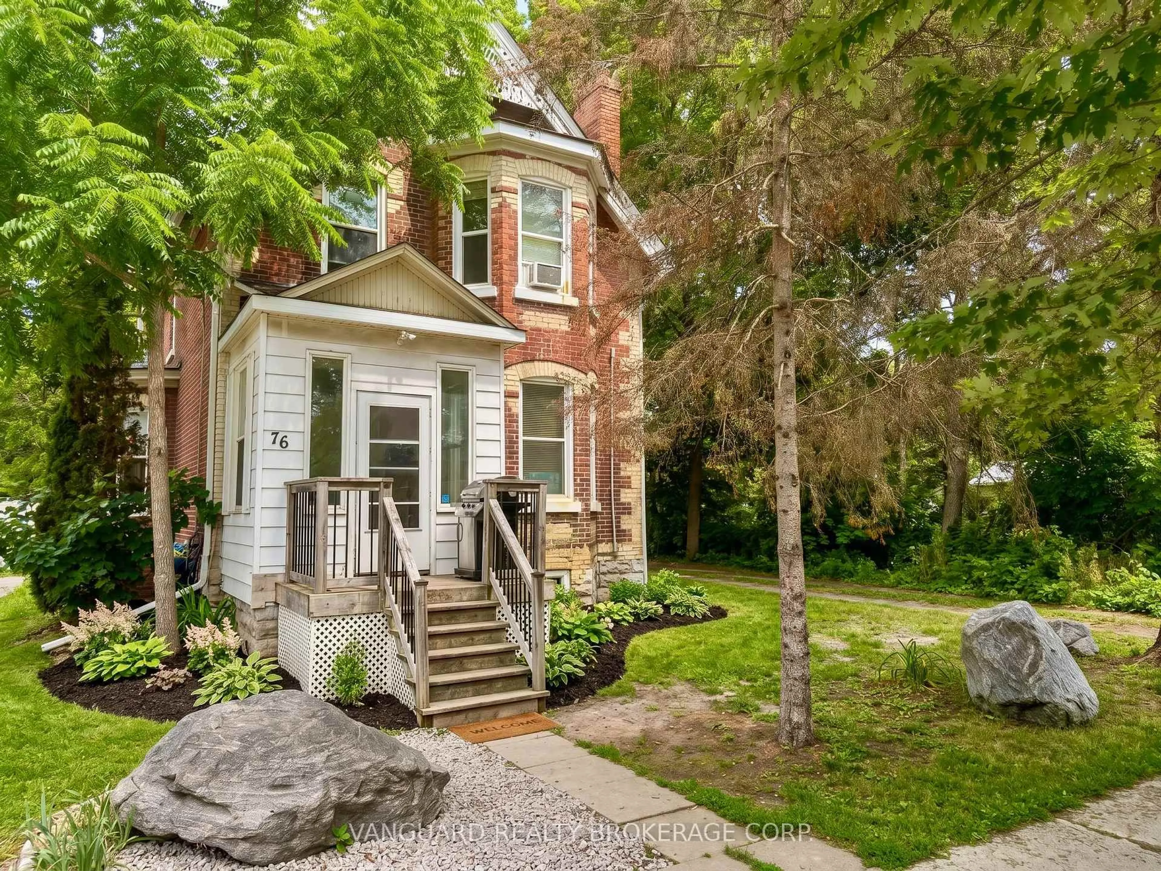 Home with brick exterior material, street for 76 Wellington St, New Tecumseth Ontario L9R 1G8