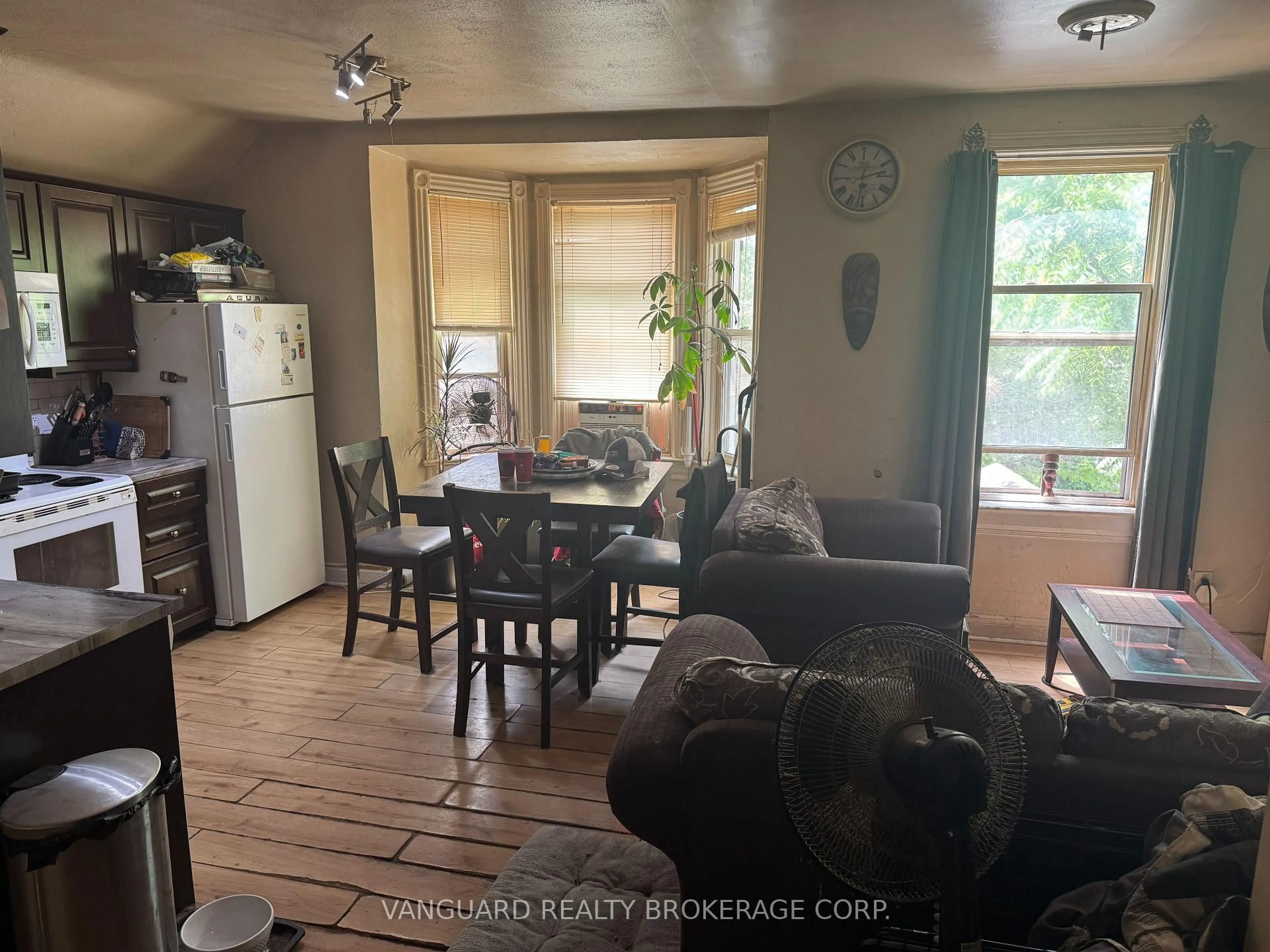 A pic of a room for 76 Wellington St, New Tecumseth Ontario L9R 1G8
