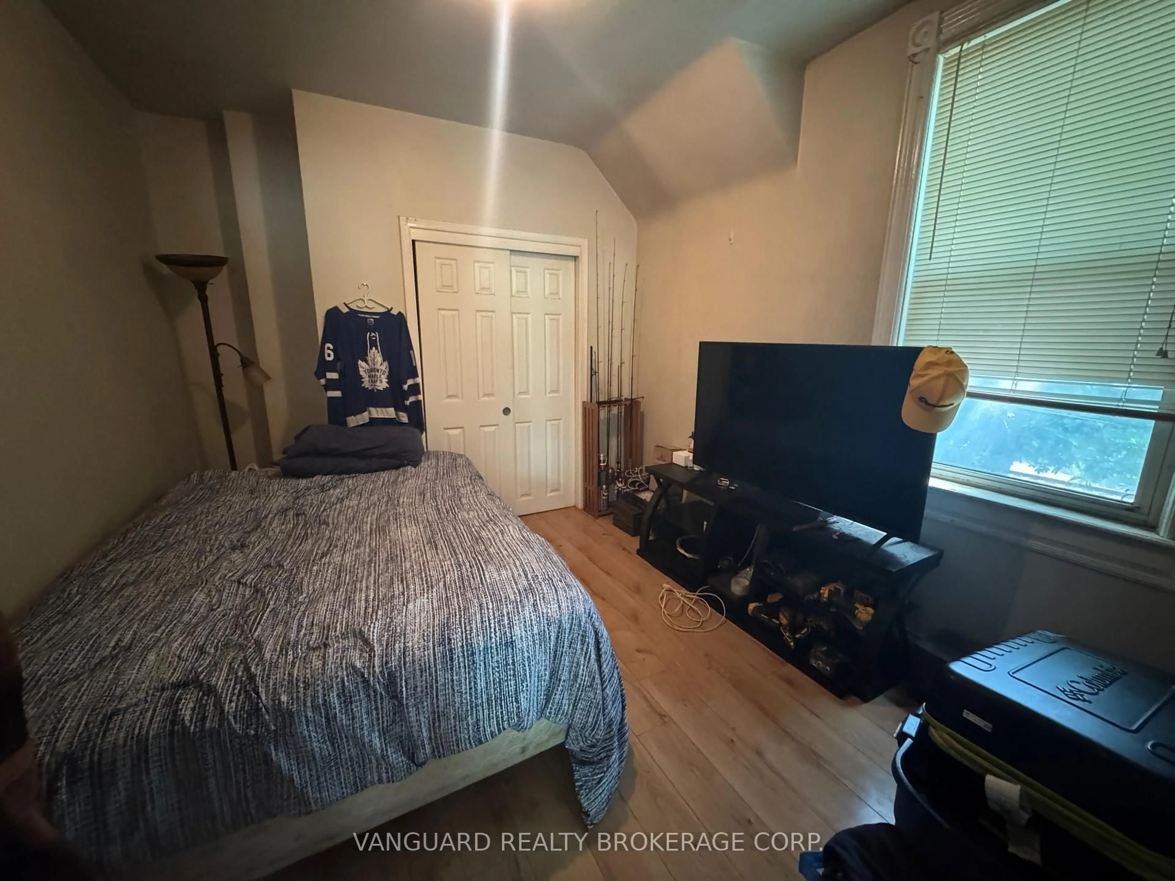 A pic of a room for 76 Wellington St, New Tecumseth Ontario L9R 1G8
