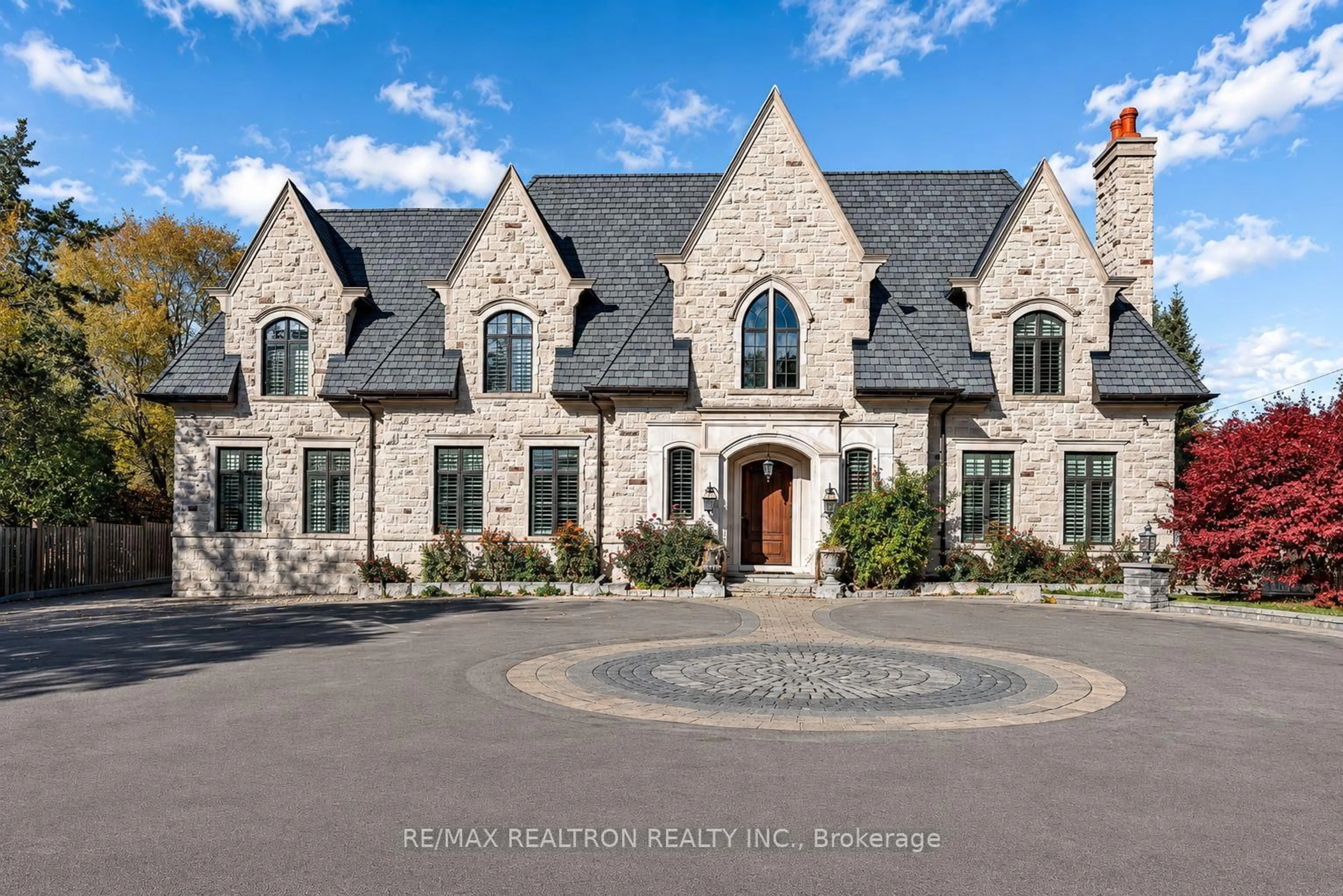 Home with brick exterior material, unknown for 138 Centre St, Vaughan Ontario L4J 1G4