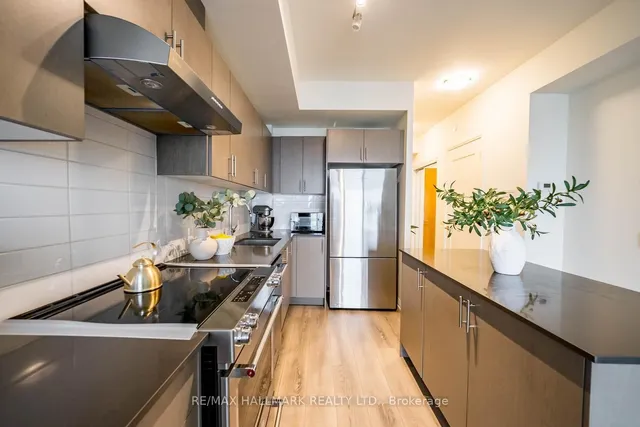 8960 Jane St #1706, Vaughan 5