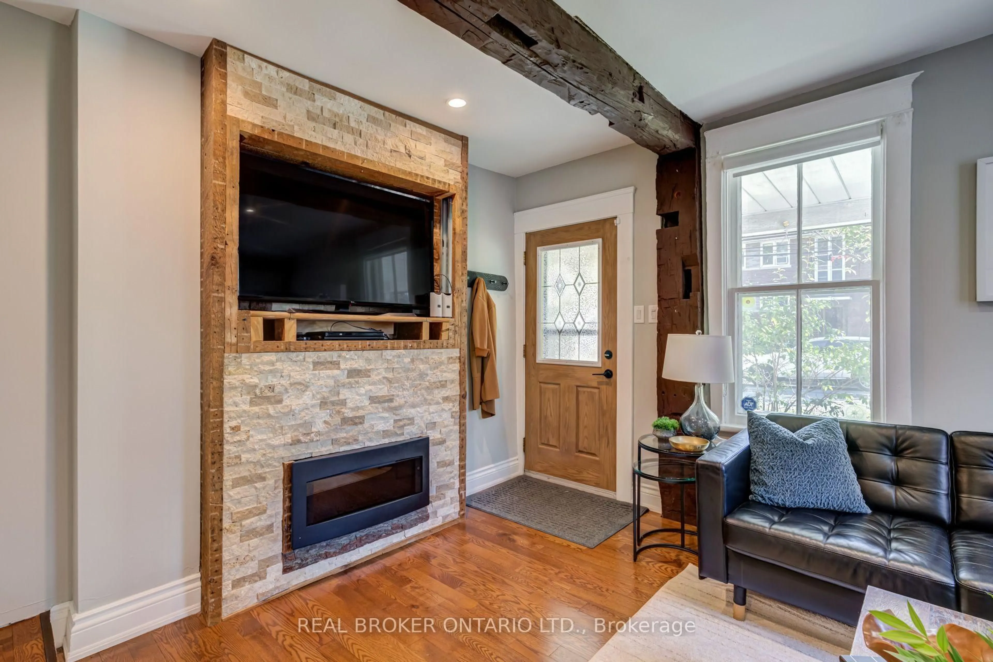 Unknown for 30 Elizabeth St, Richmond Hill Ontario L4C 3V4
