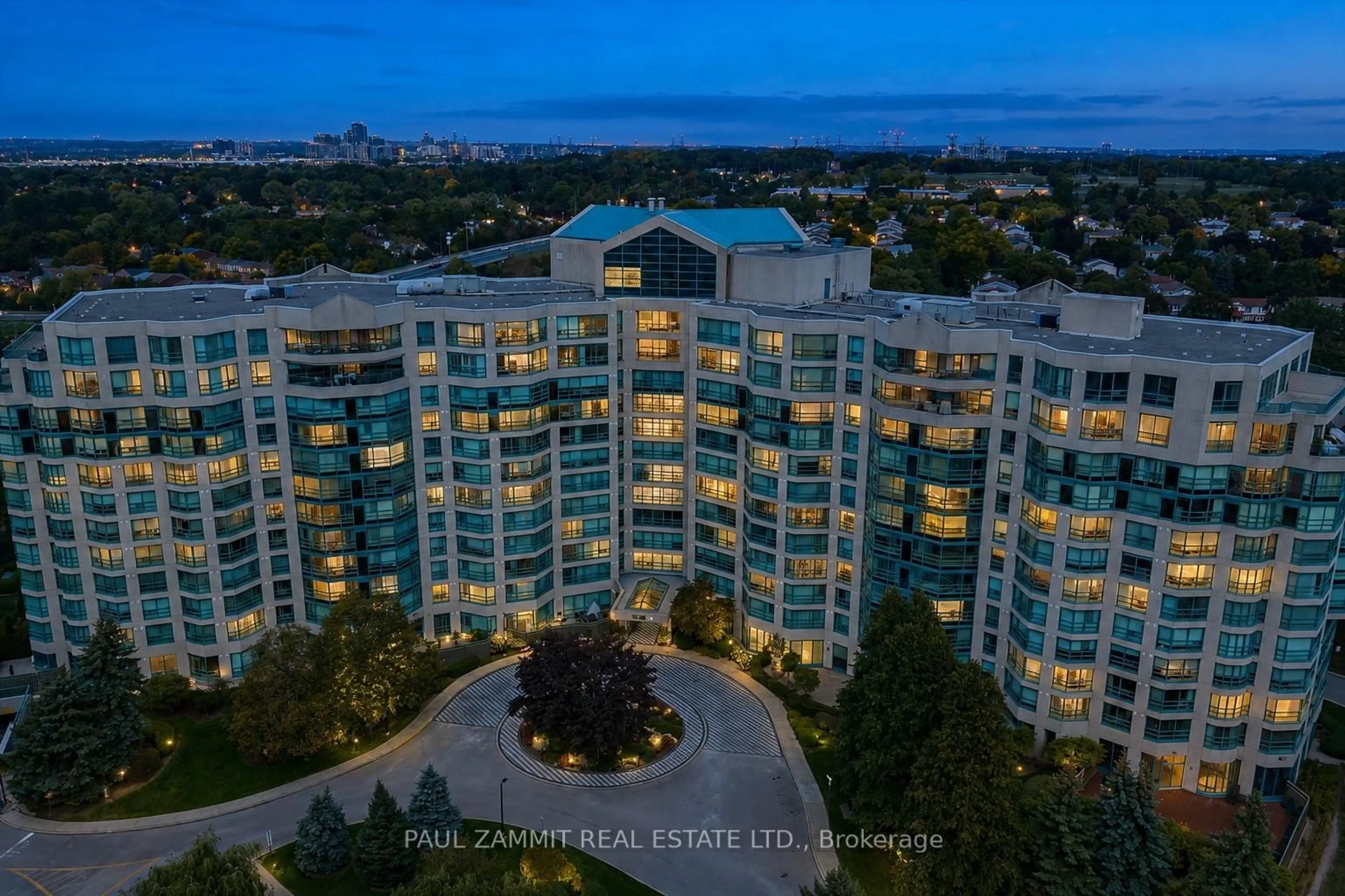 A pic from outside/outdoor area/front of a property/back of a property/a pic from drone, city buildings view from balcony for 7905 Bayview Ave #323, Markham Ontario L3T 7N3