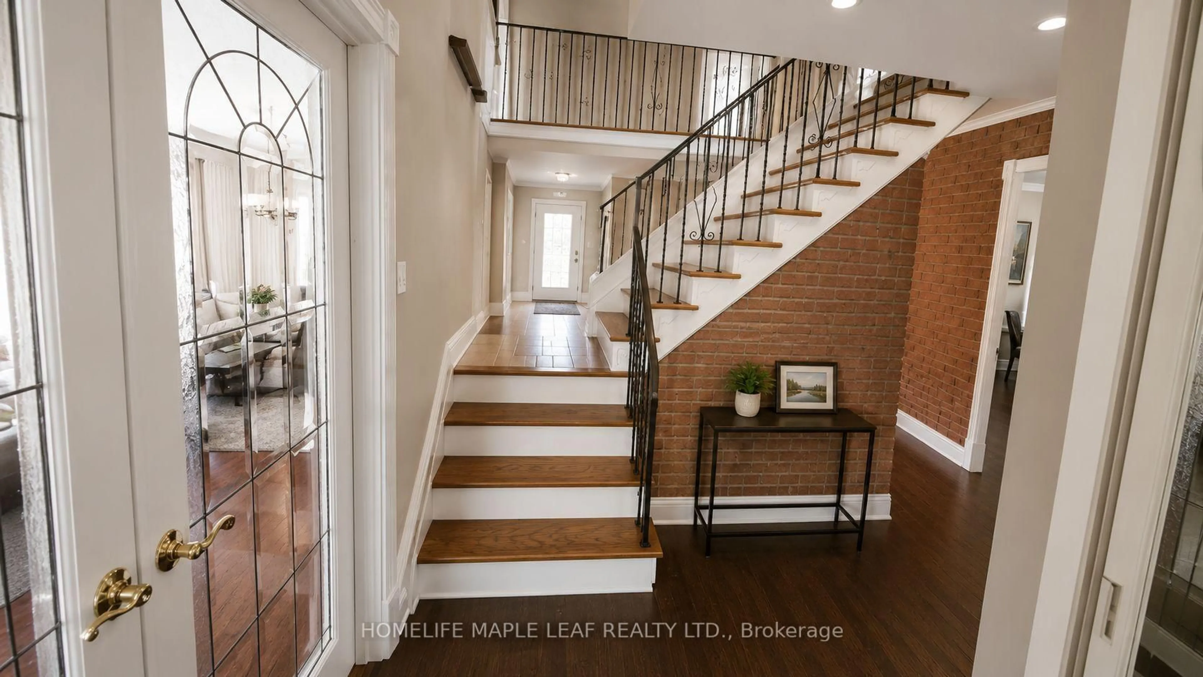 Indoor entryway for 20 Brookfield Crt, Markham Ontario L3P 2W9