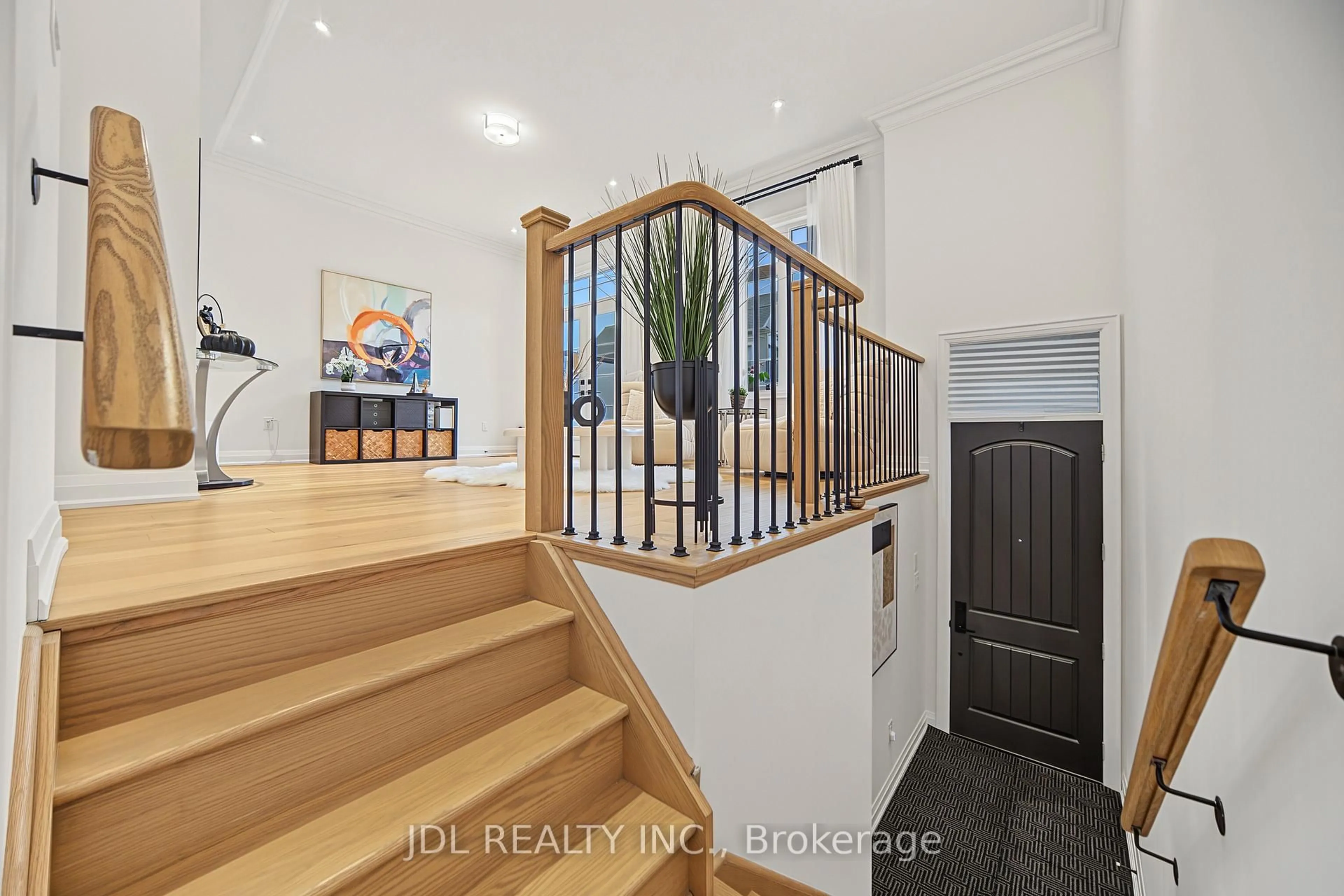 Indoor entryway for 41 West Village Lane, Markham Ontario L6C 3L5