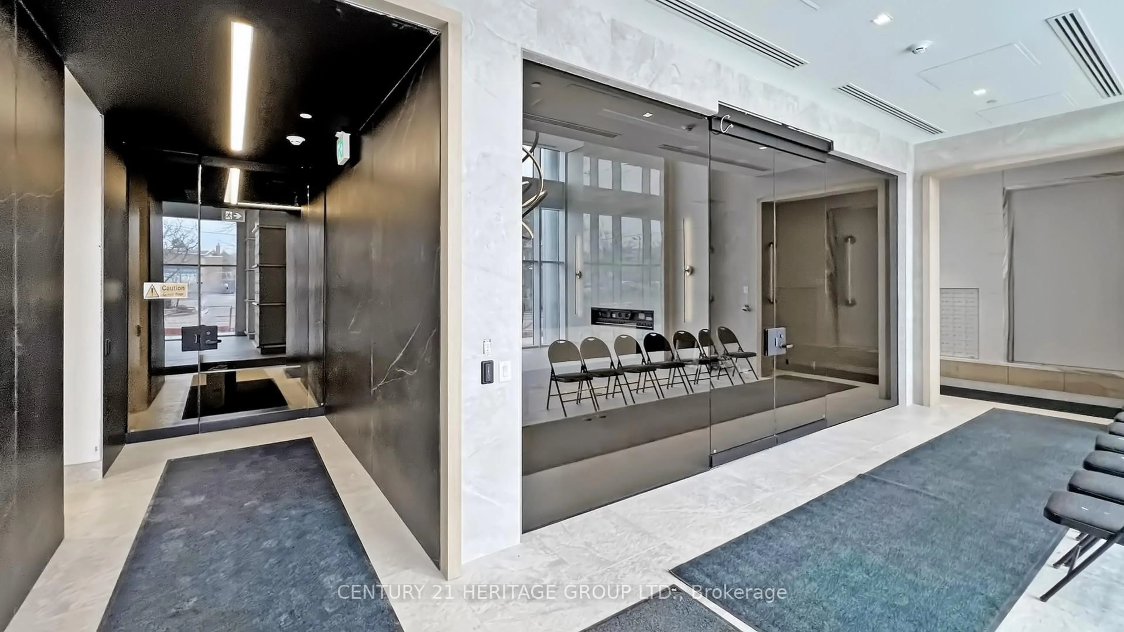 Indoor foyer for 8888 Yonge St #1205, Richmond Hill Ontario L4C 5V6
