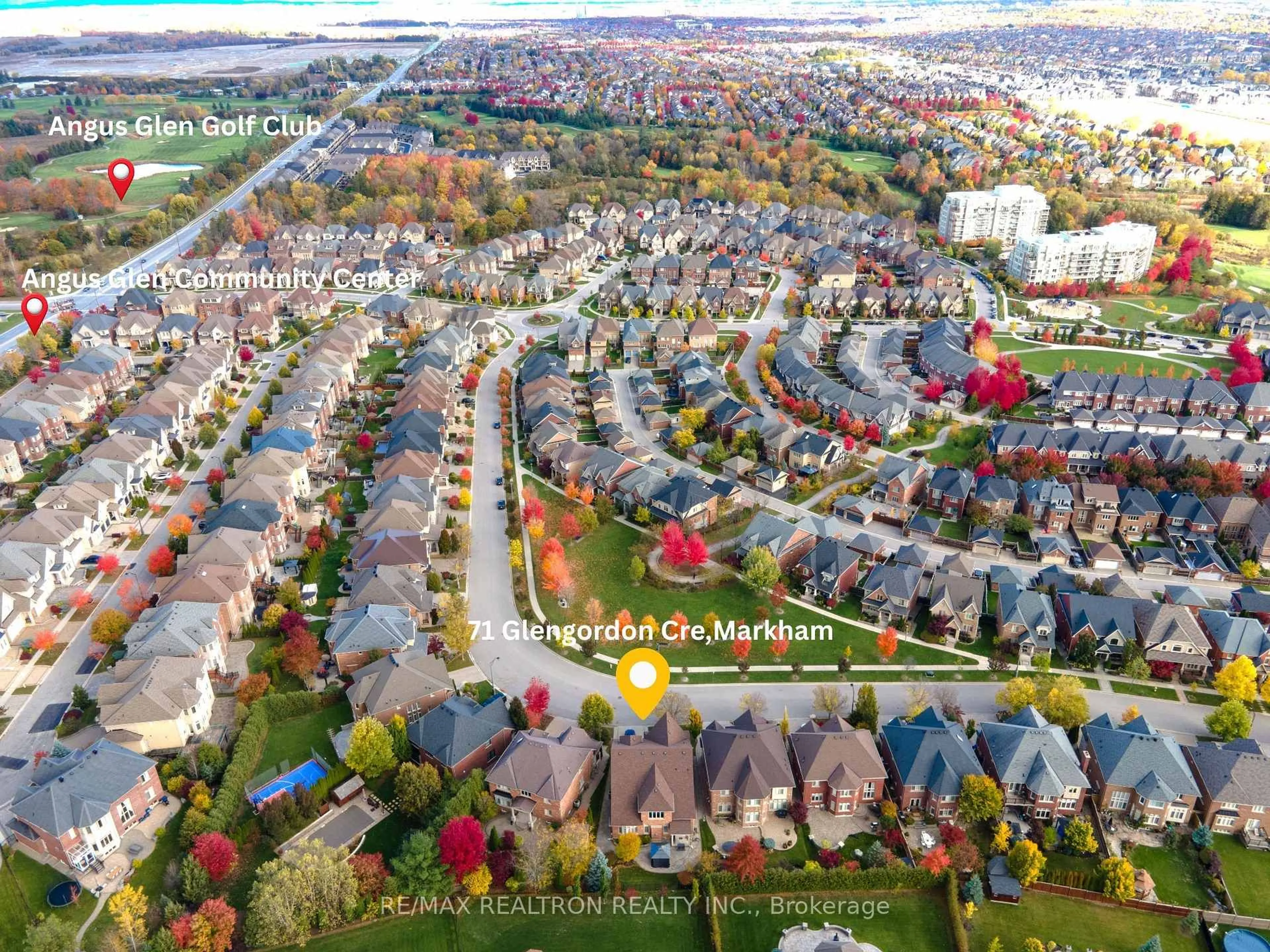 A pic from outside/outdoor area/front of a property/back of a property/a pic from drone, street for 71 Glengordon Cres, Markham Ontario L6C 0K1