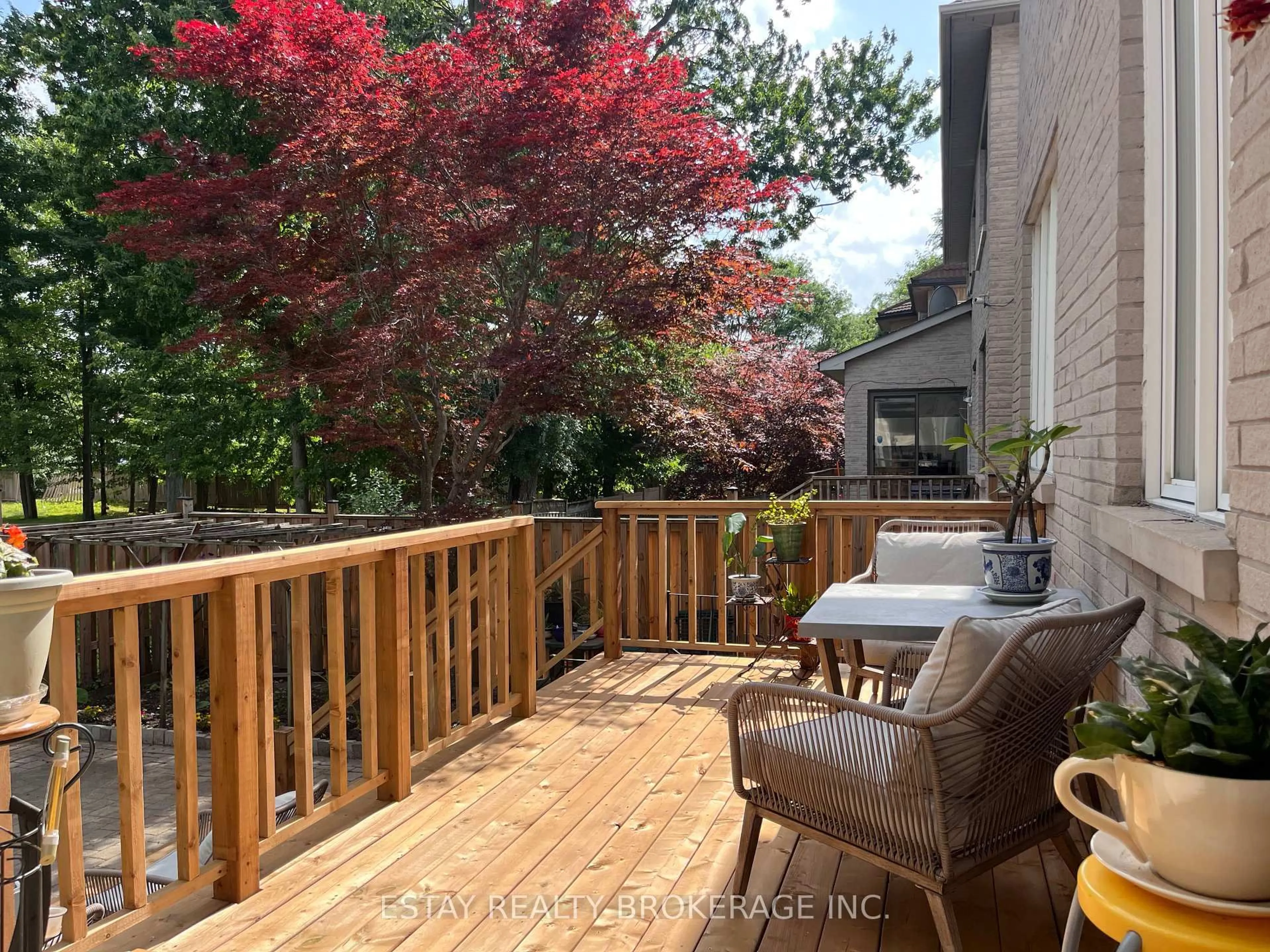Patio, forest/trees view for 47 Pathlane Rd, Richmond Hill Ontario L4B 4A6