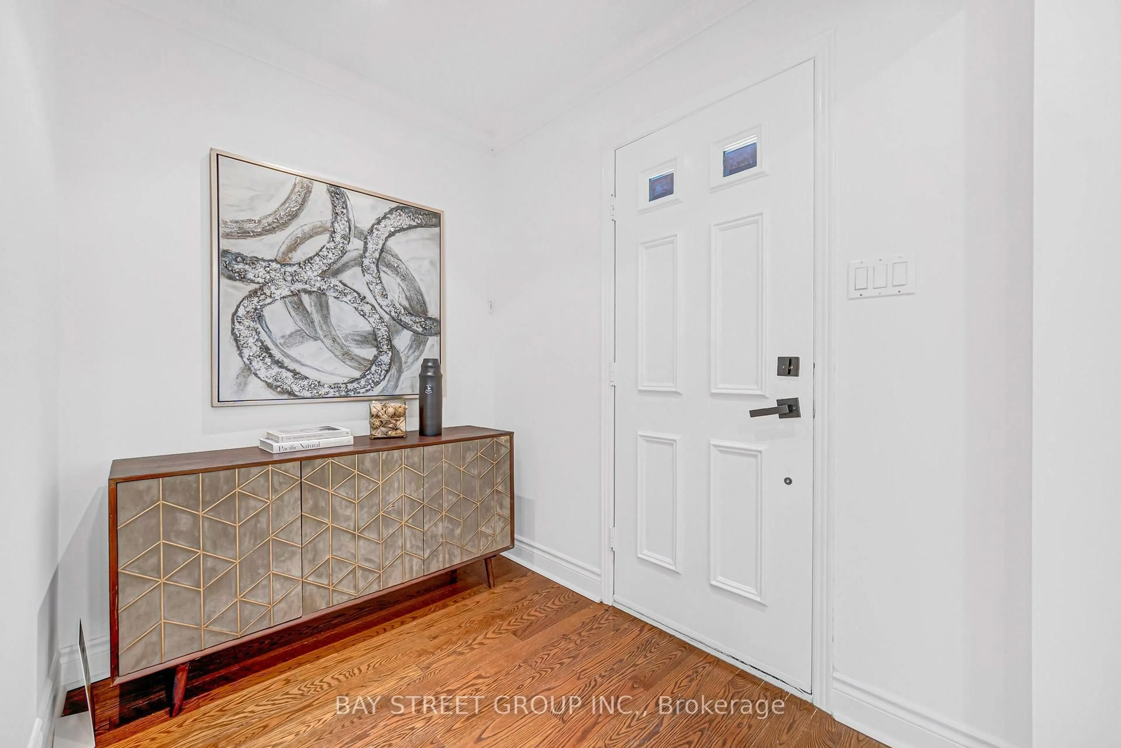 Indoor entryway for 16 Innisbrook Cres, Markham Ontario L3T 5B1