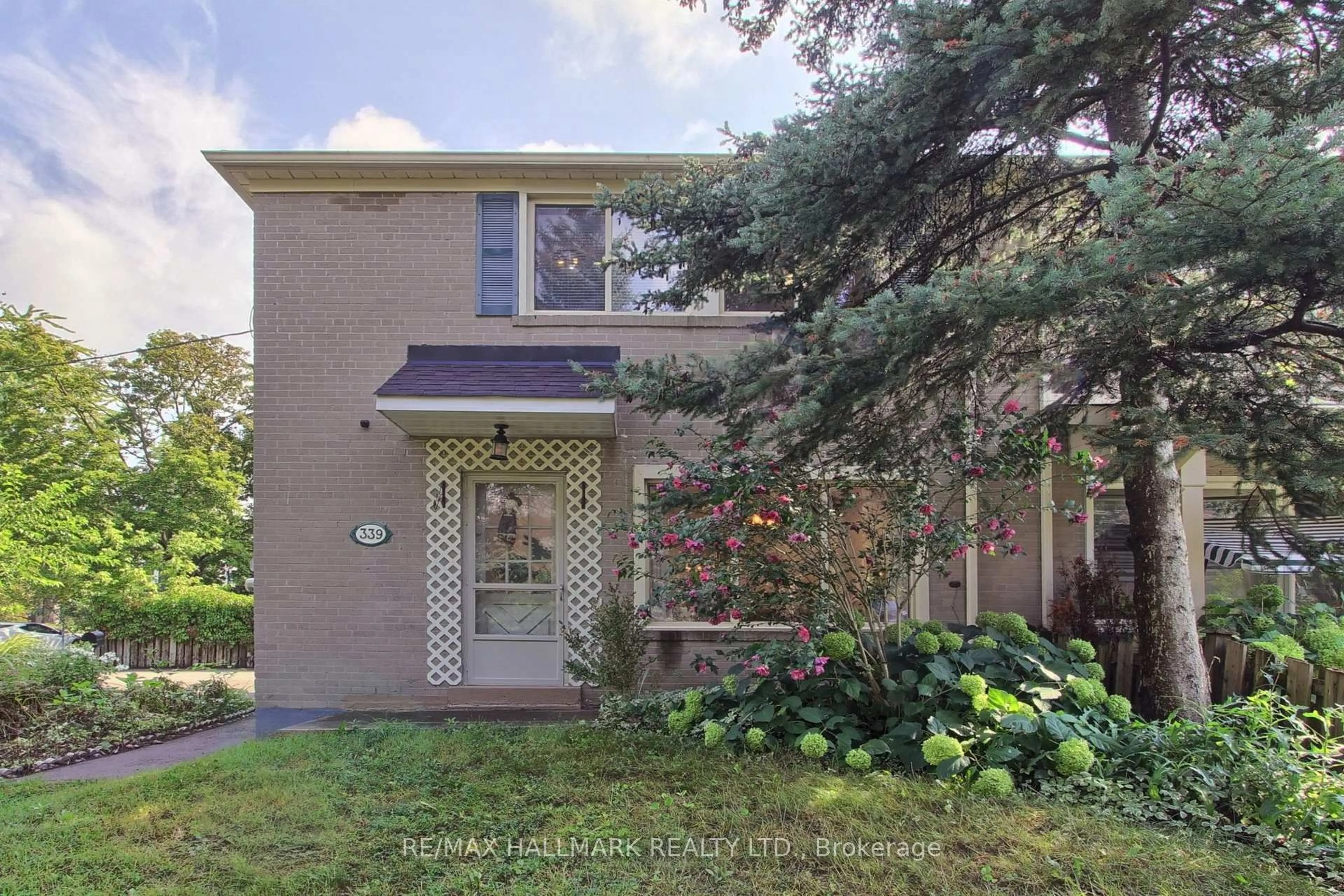 Home with brick exterior material, street for 339 Neal Dr, Richmond Hill Ontario L4C 3L3