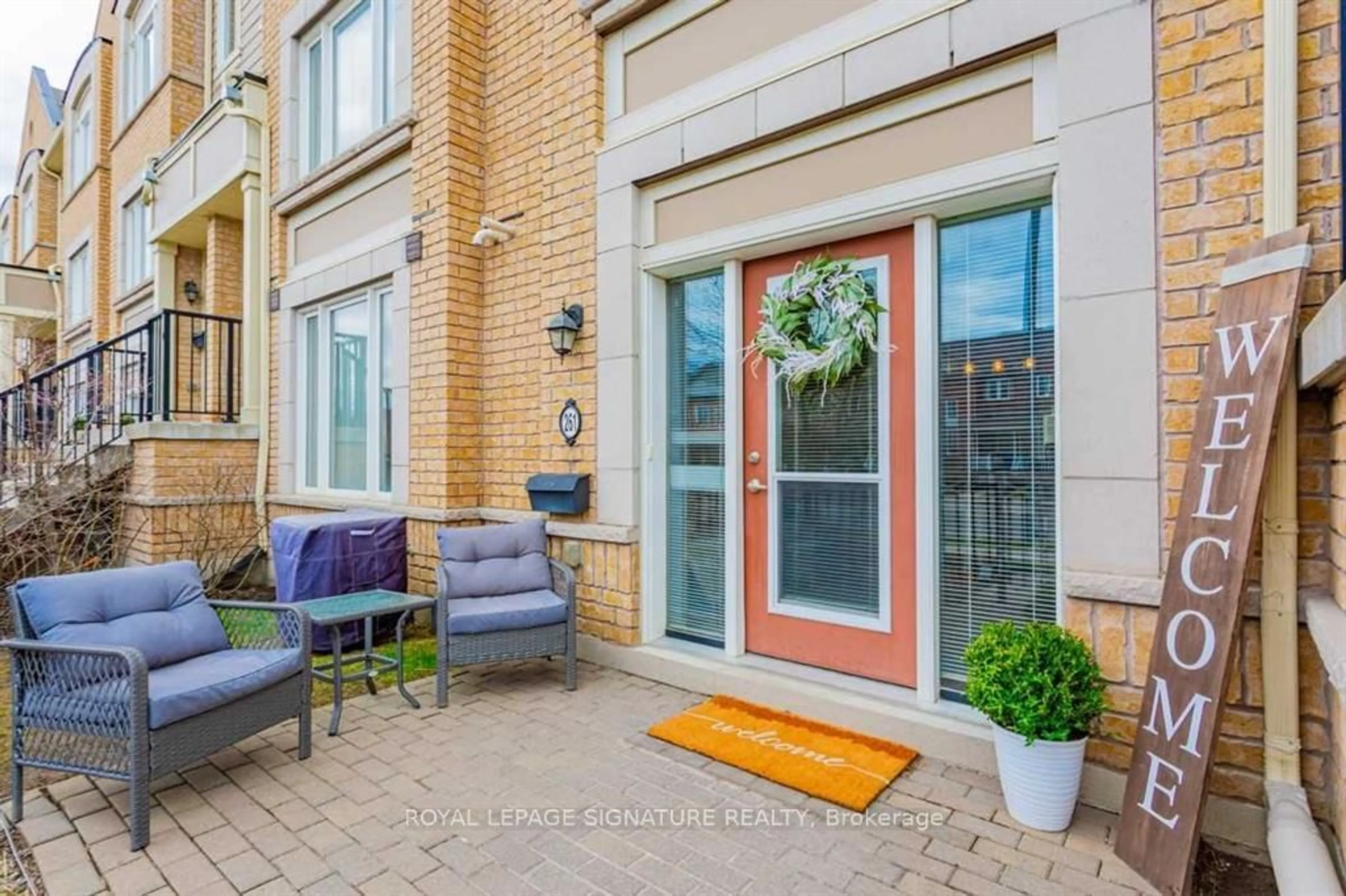 Unknown for 261 John Way #2, Aurora Ontario L4G 0S8