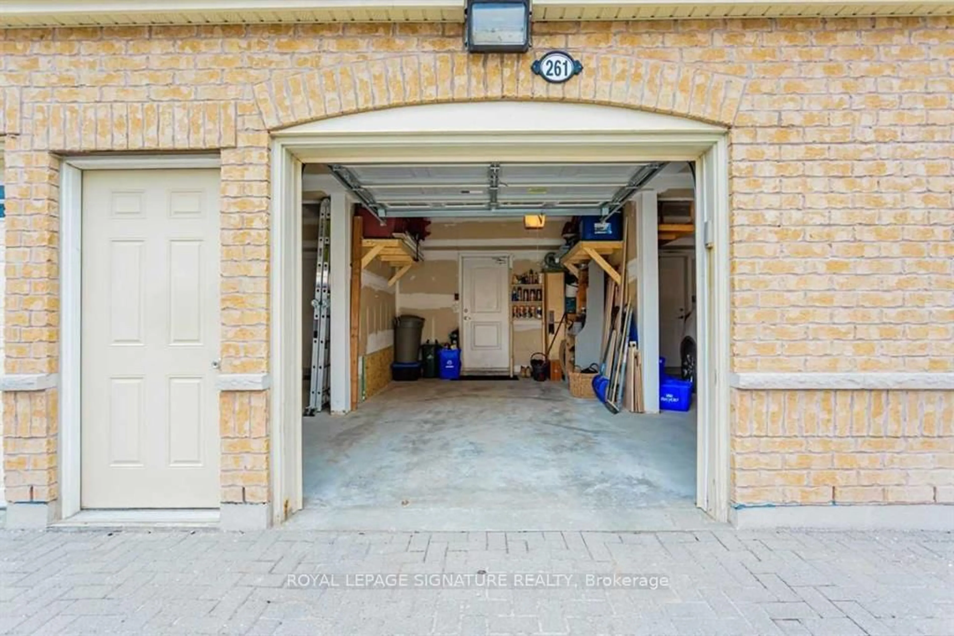 Indoor garage for 261 John Way #2, Aurora Ontario L4G 0S8
