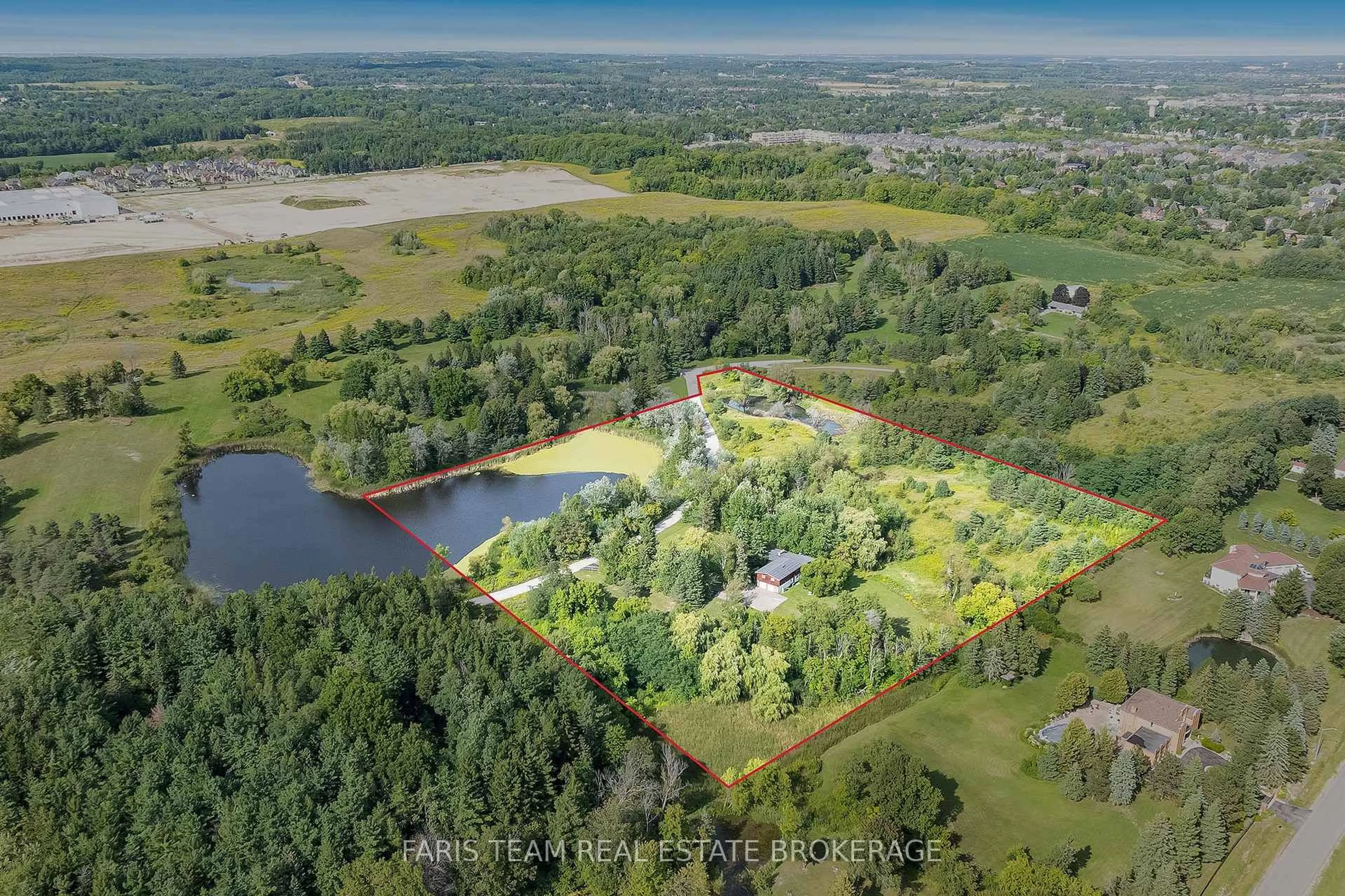 A pic from outside/outdoor area/front of a property/back of a property/a pic from drone, water/lake/river/ocean view for 175 South Summit Farm Rd, King Ontario L7B 1J8