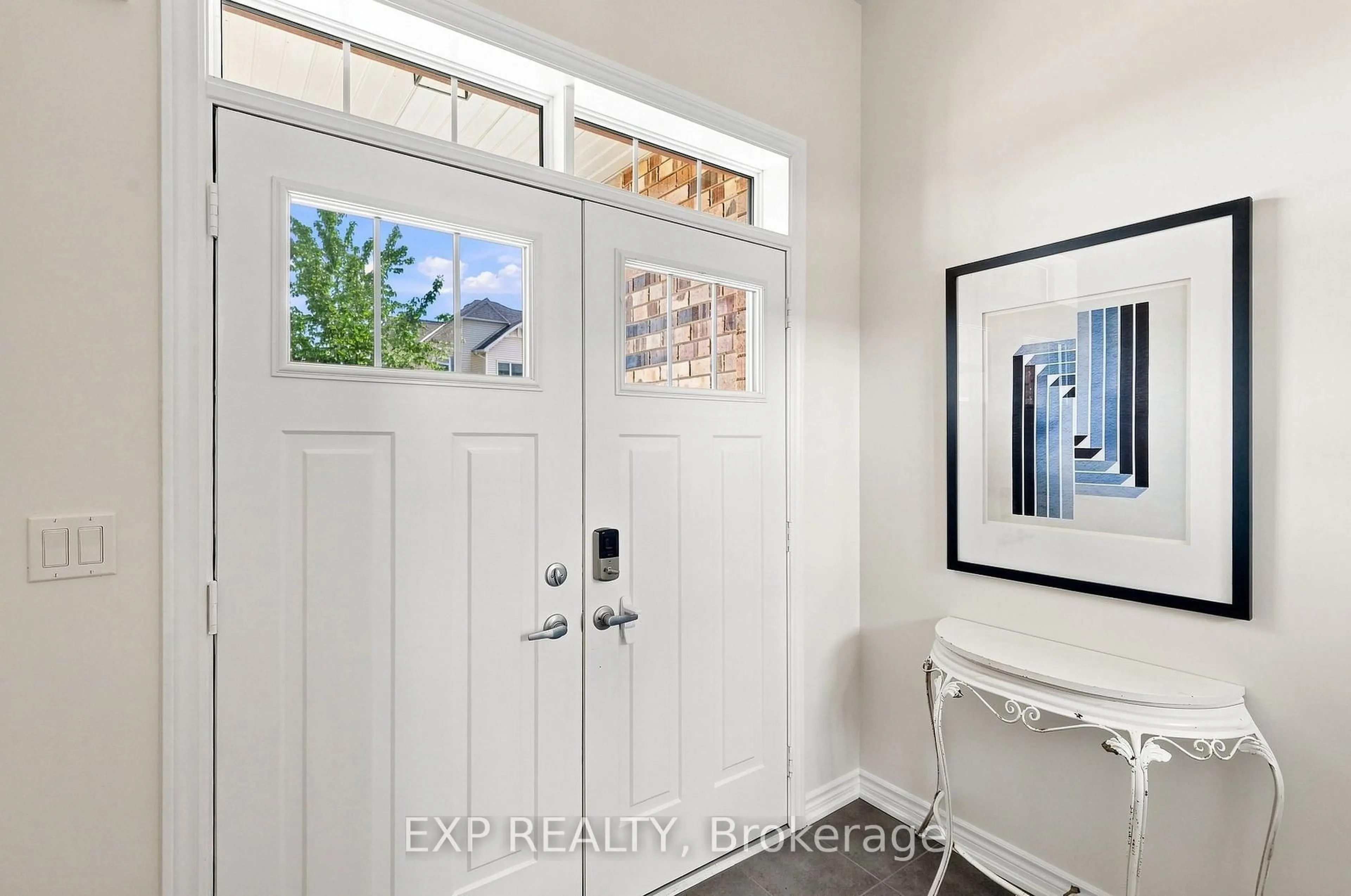 Indoor entryway for 128 Chessington Ave, East Gwillimbury Ontario L9N 0R6