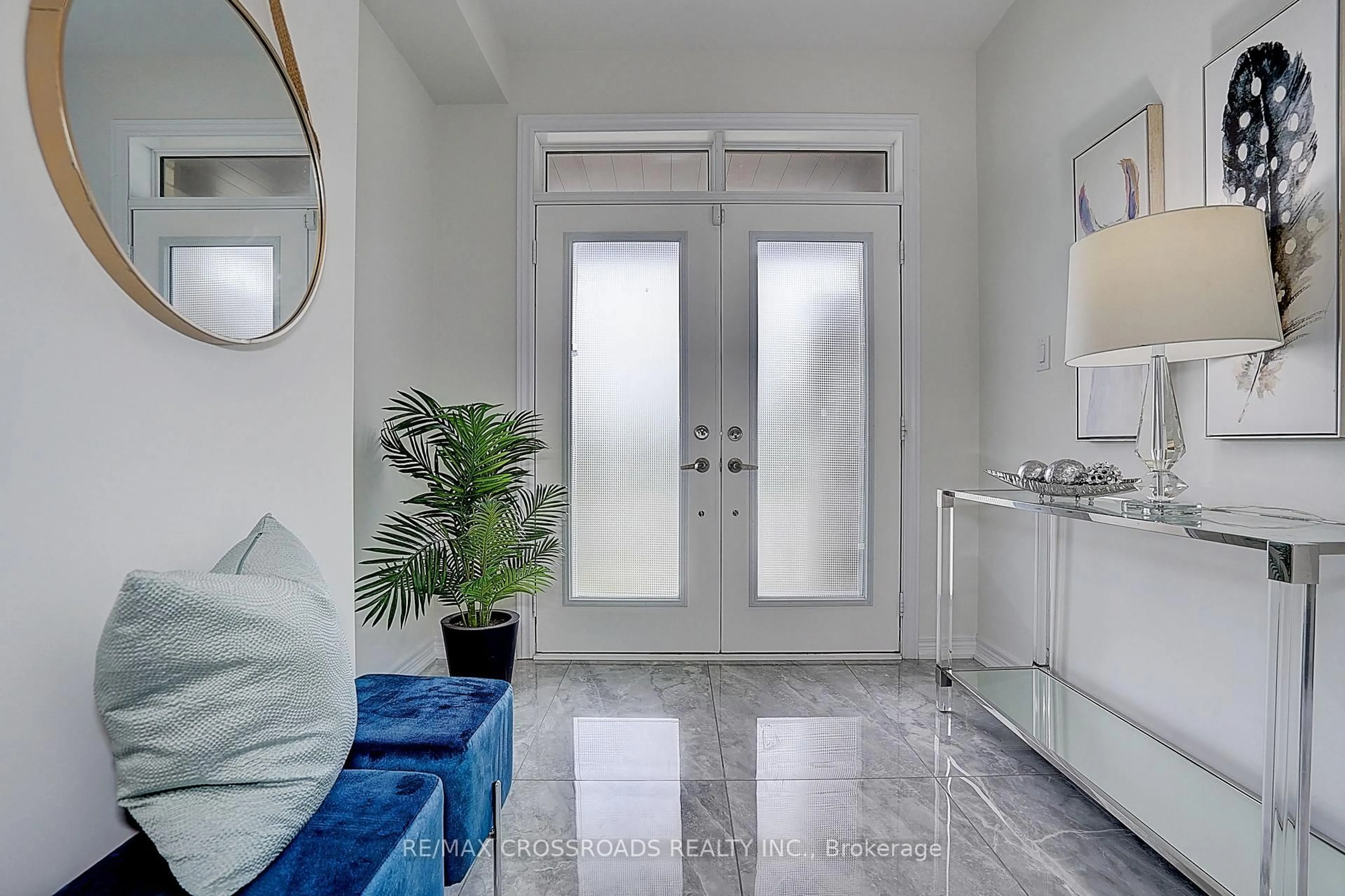 Indoor entryway for 37 Mccague Ave, Richmond Hill Ontario L4S 0J4
