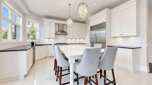 104 Burns Blvd, King 5