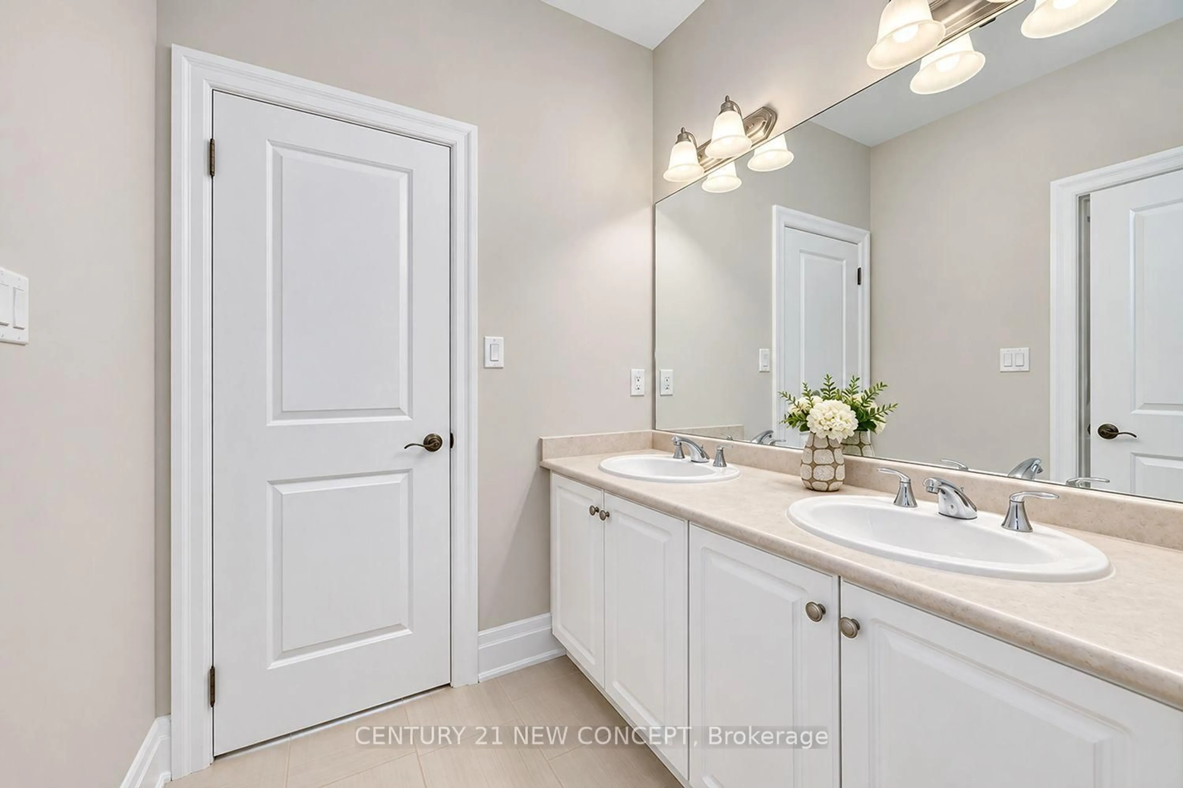 Contemporary bathroom, ceramic/tile floor for 104 Burns Blvd, King Ontario L7B 0M5