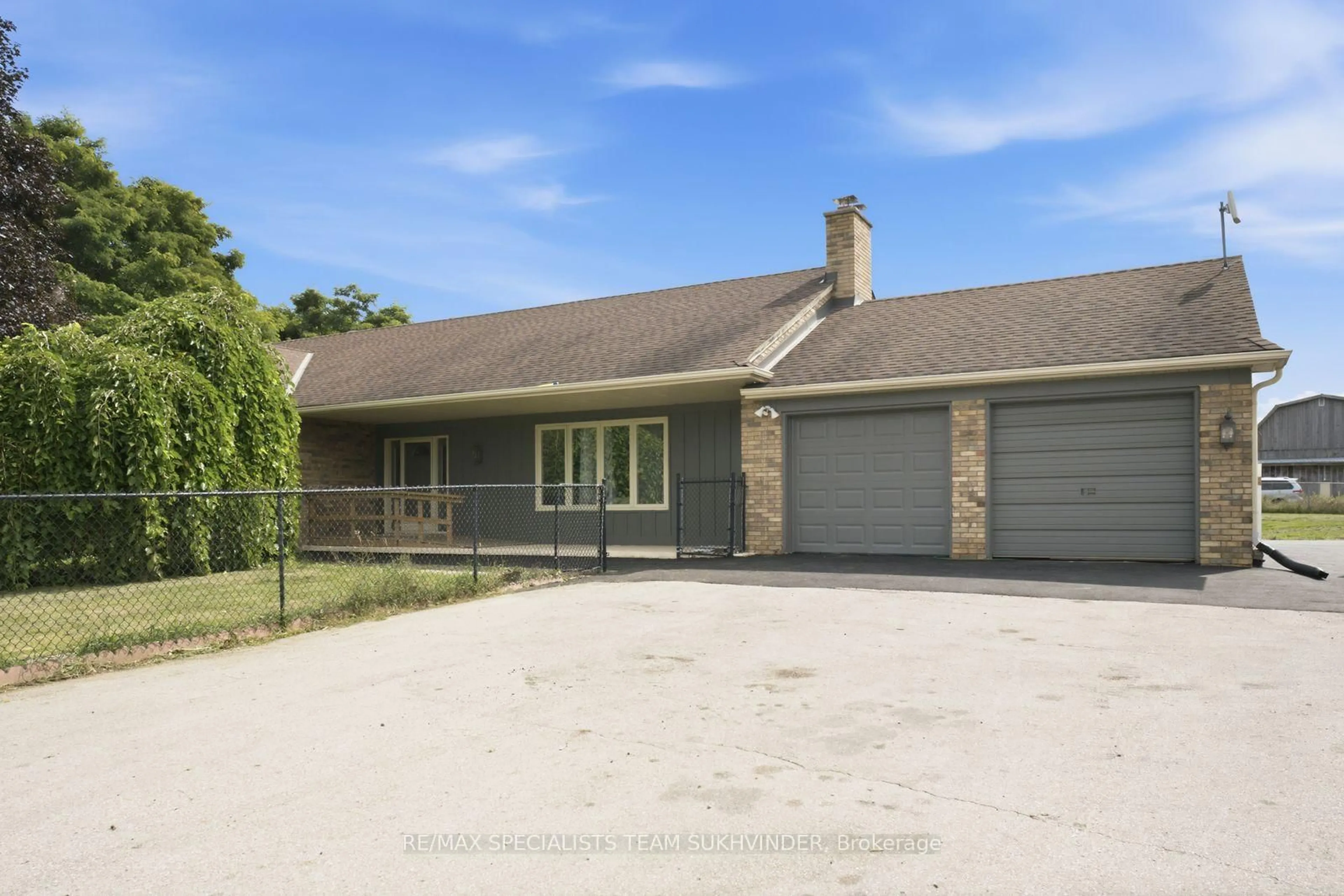 A pic from outside/outdoor area/front of a property/back of a property/a pic from drone, street for 5521 Third Line, New Tecumseth Ontario L0G 1W0