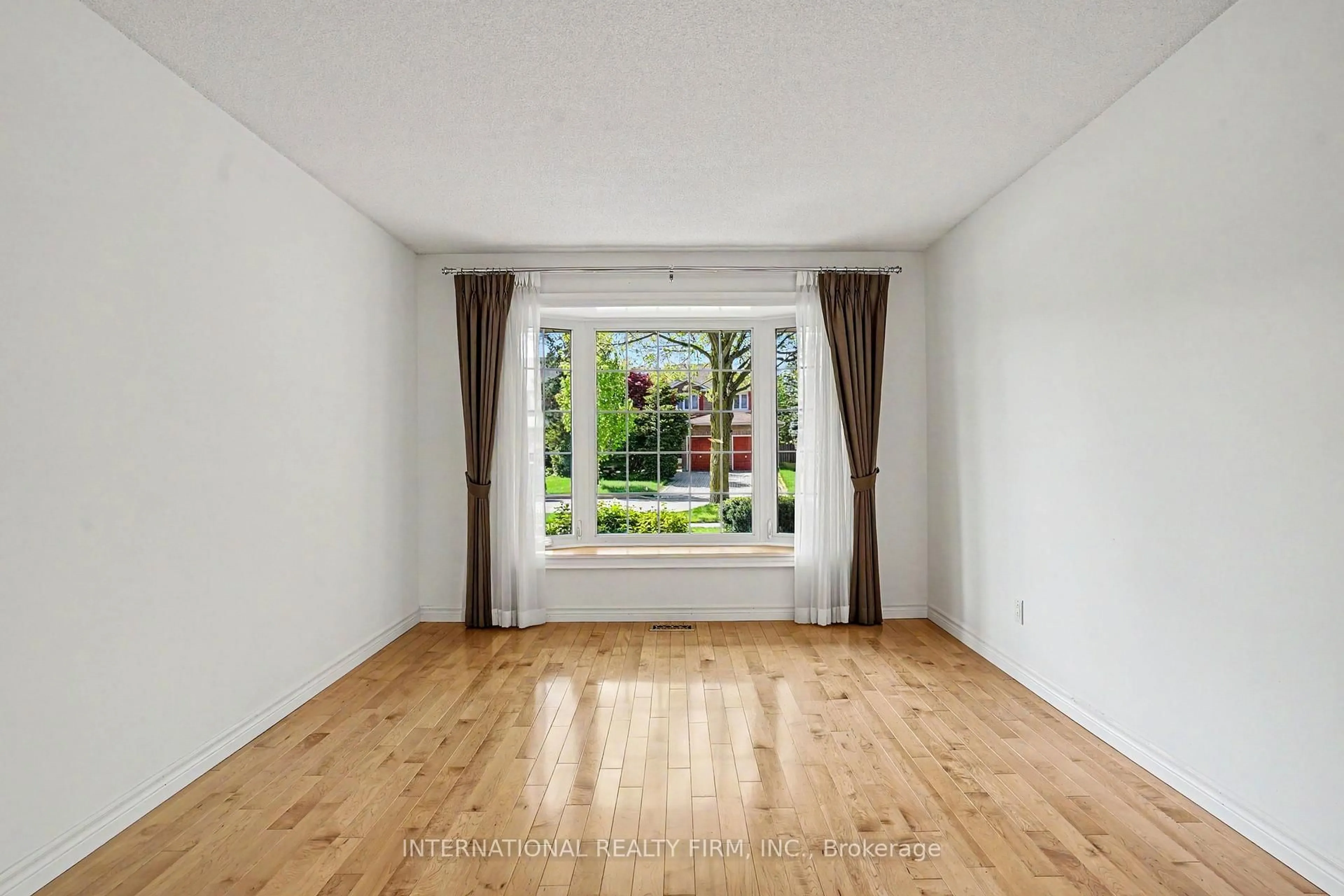 A pic of a room for 46 Heath St, Richmond Hill Ontario L4B 2B5