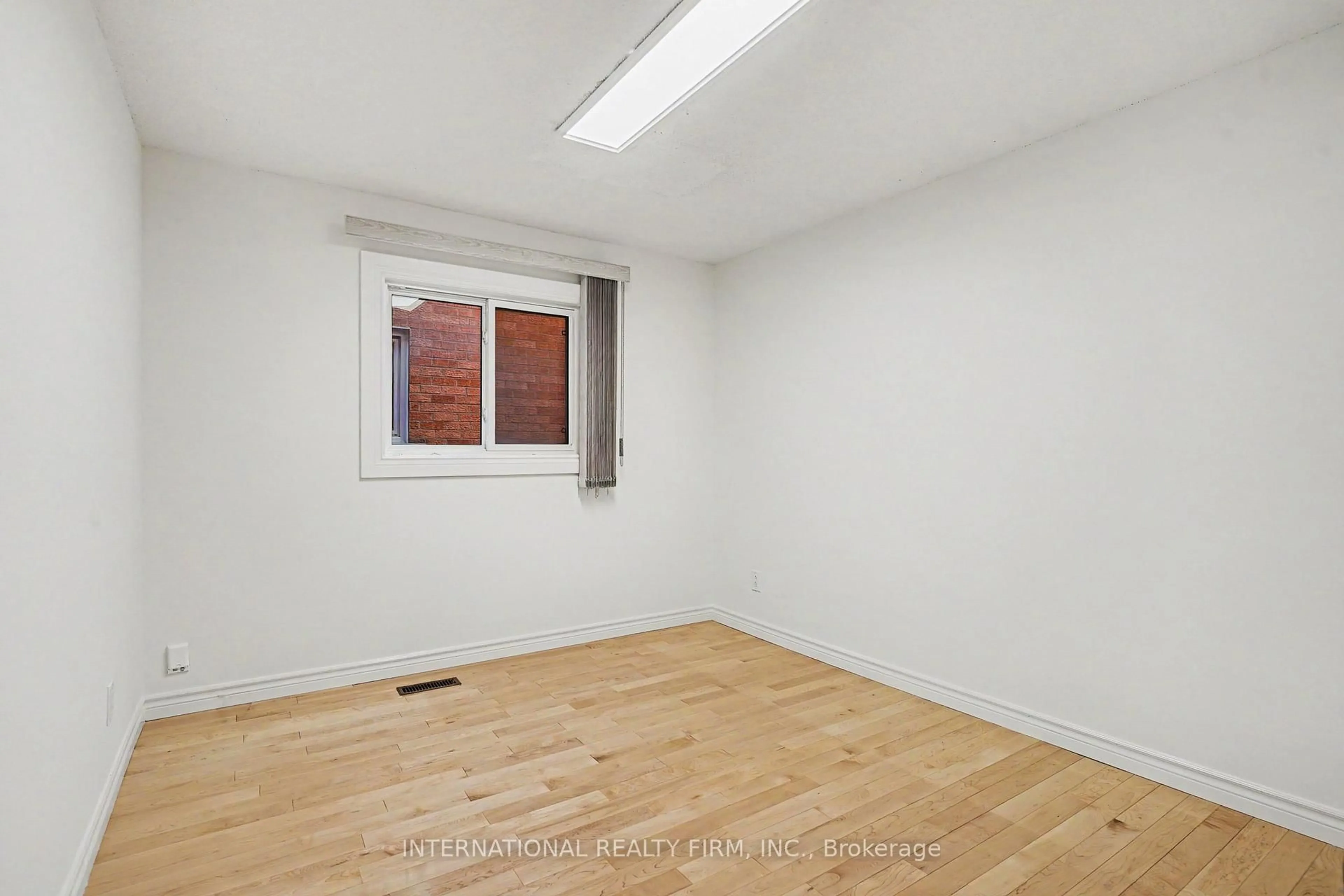 A pic of a room for 46 Heath St, Richmond Hill Ontario L4B 2B5