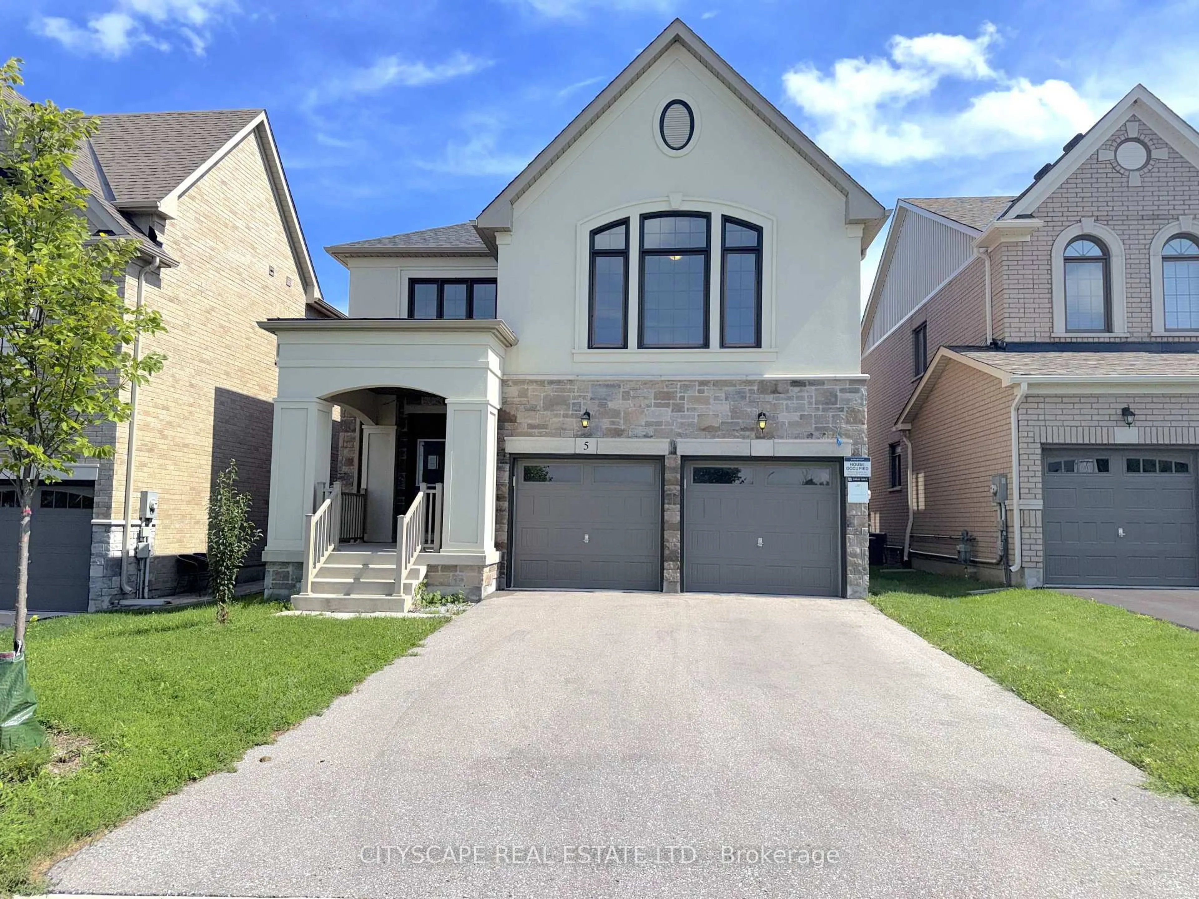 Home with brick exterior material, street for 5 Pear Blossom Way, East Gwillimbury Ontario L9N 0T1