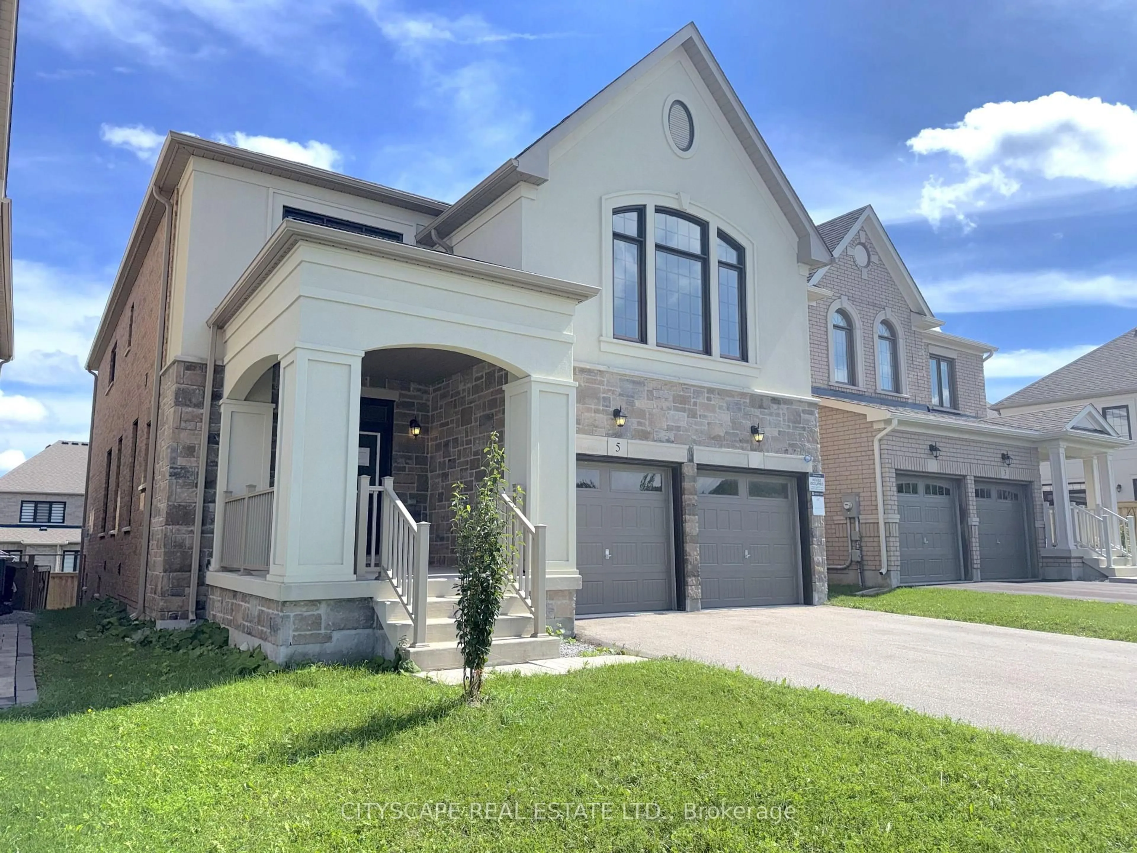 Home with brick exterior material, street for 5 Pear Blossom Way, East Gwillimbury Ontario L9N 0T1