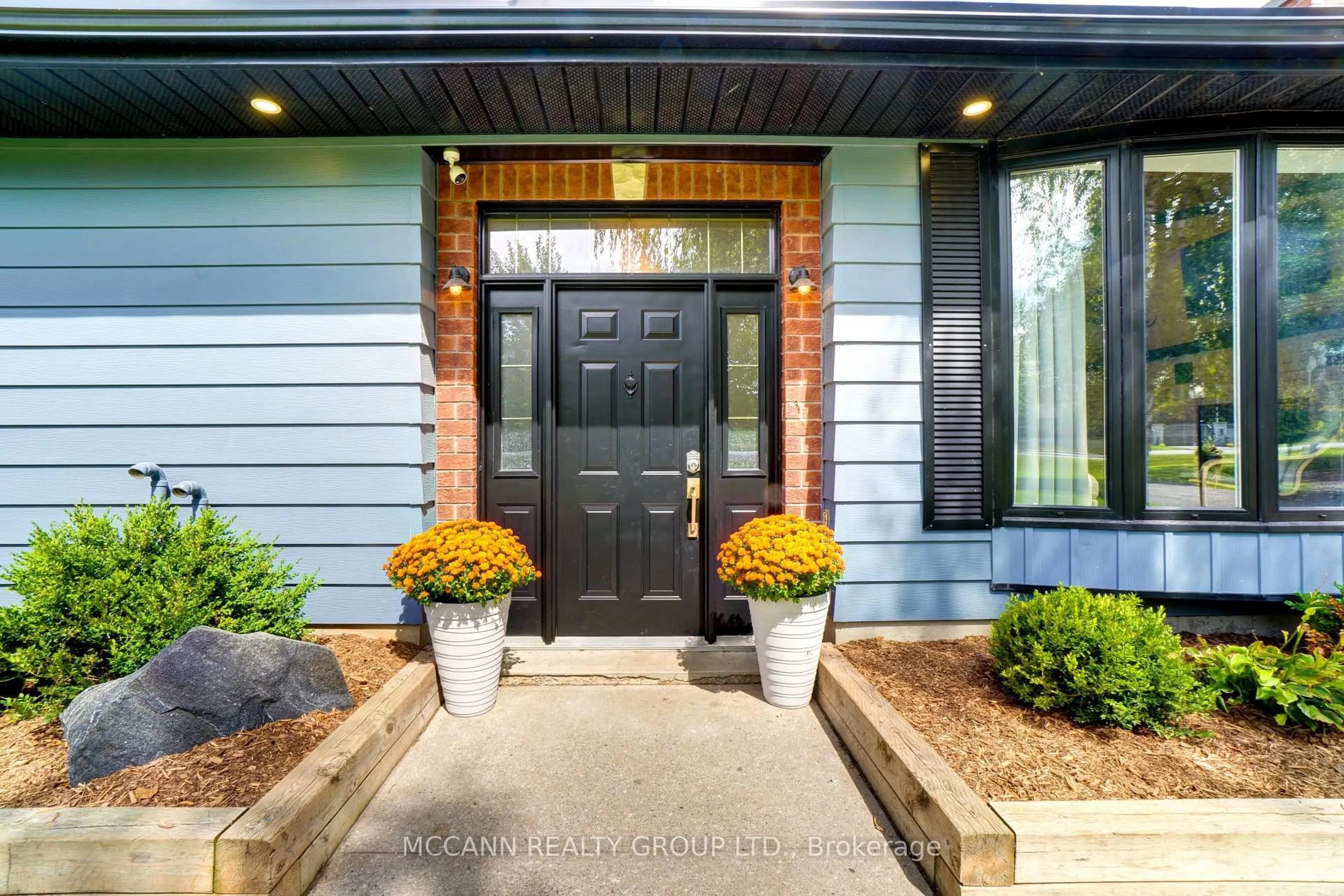 Indoor entryway for 12885 Highway 12, Brock Ontario L0C 1H0