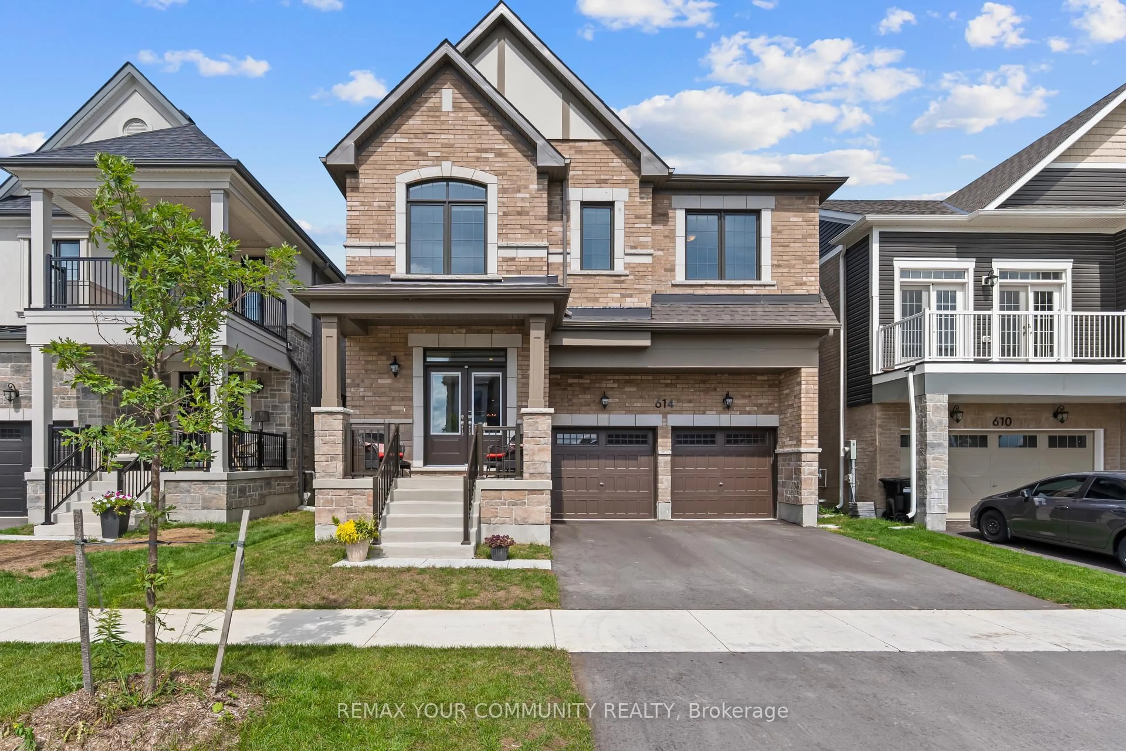 Home with brick exterior material, street for 614 Newlove St, Innisfil Ontario L9S 0S2