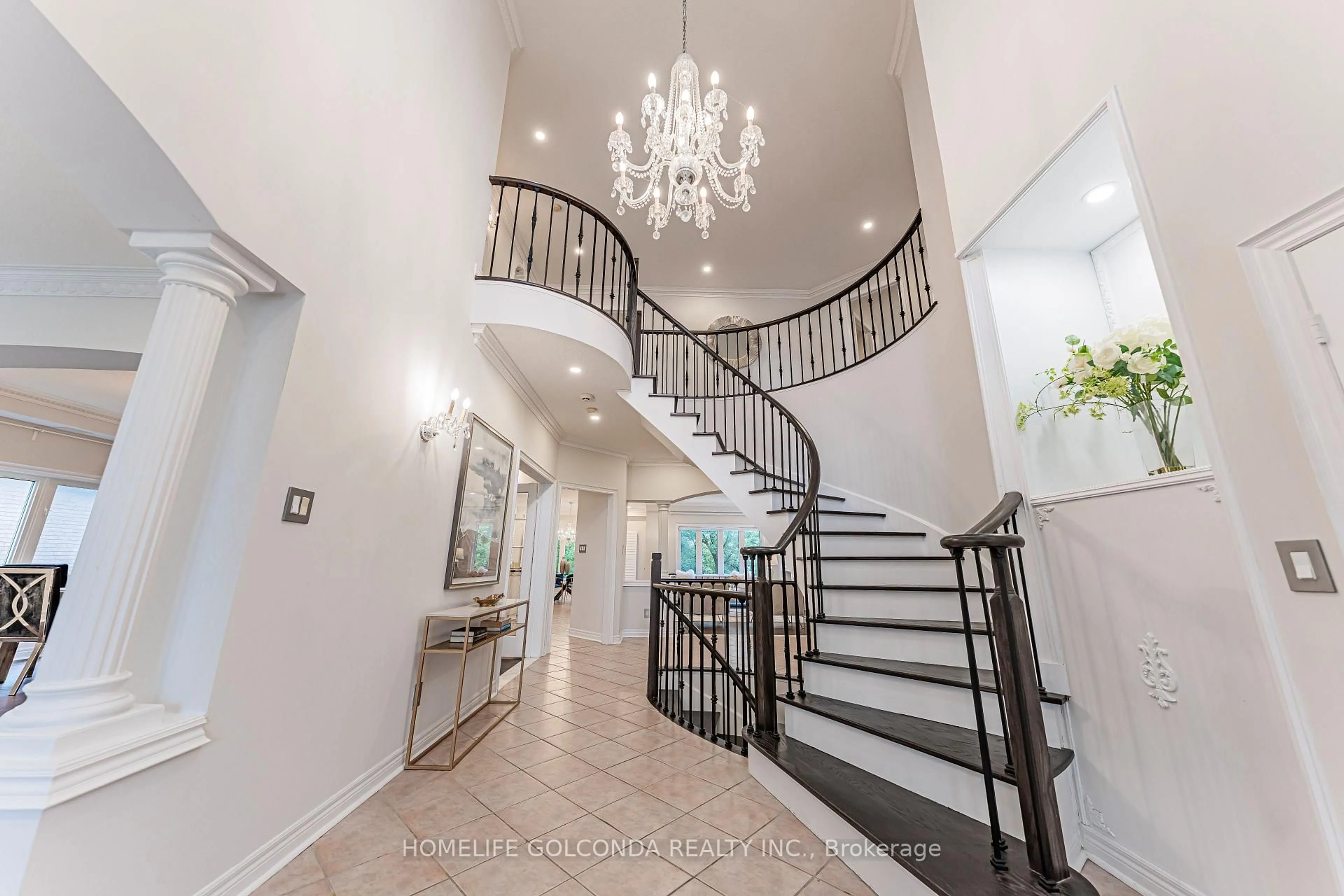 Indoor foyer for 30 Goldring Cres, Markham Ontario L6C 1Y6
