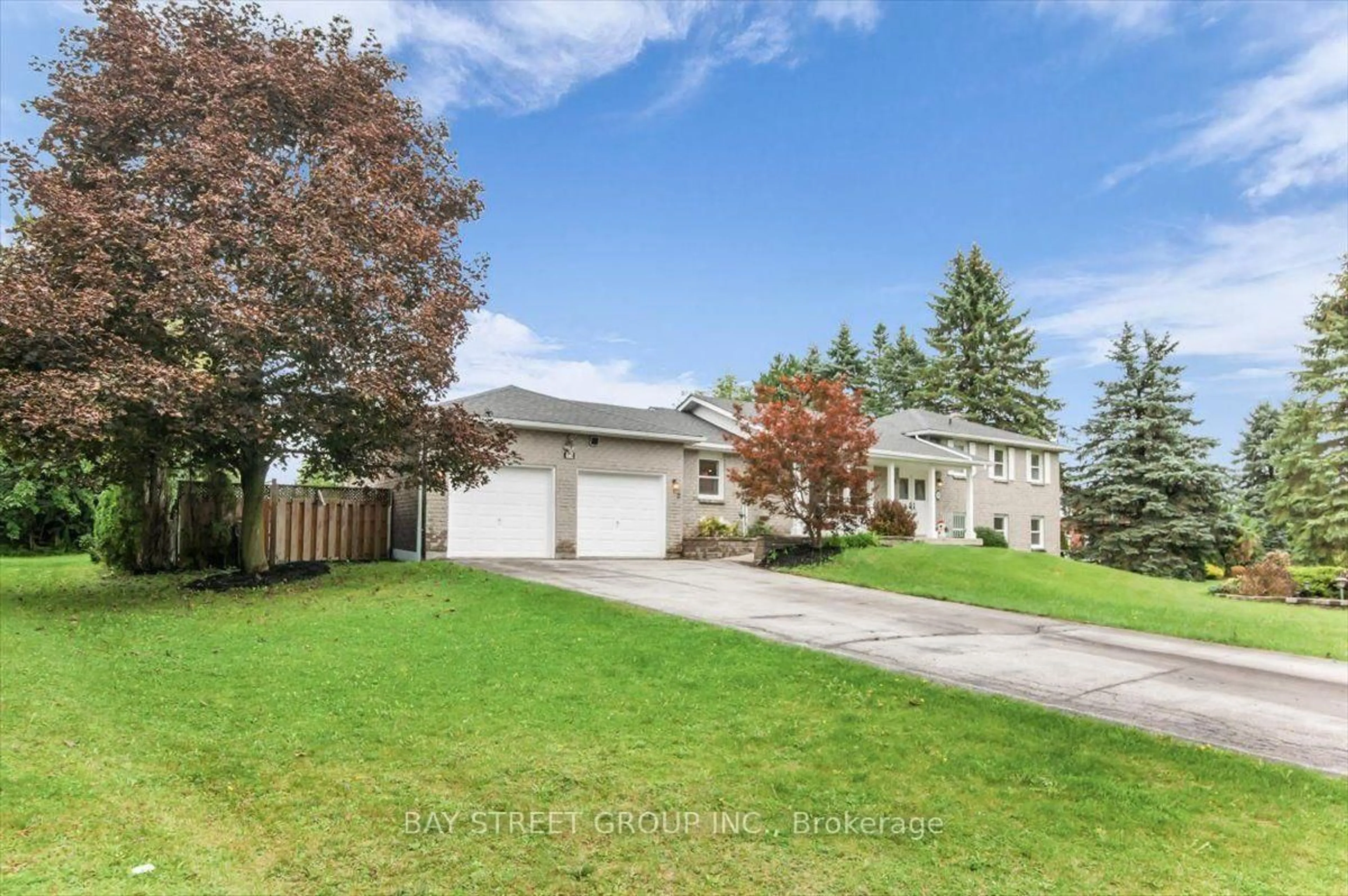 A pic from outside/outdoor area/front of a property/back of a property/a pic from drone, street for 25 Marjorie Dr, Whitchurch-Stouffville Ontario L4A 2C8