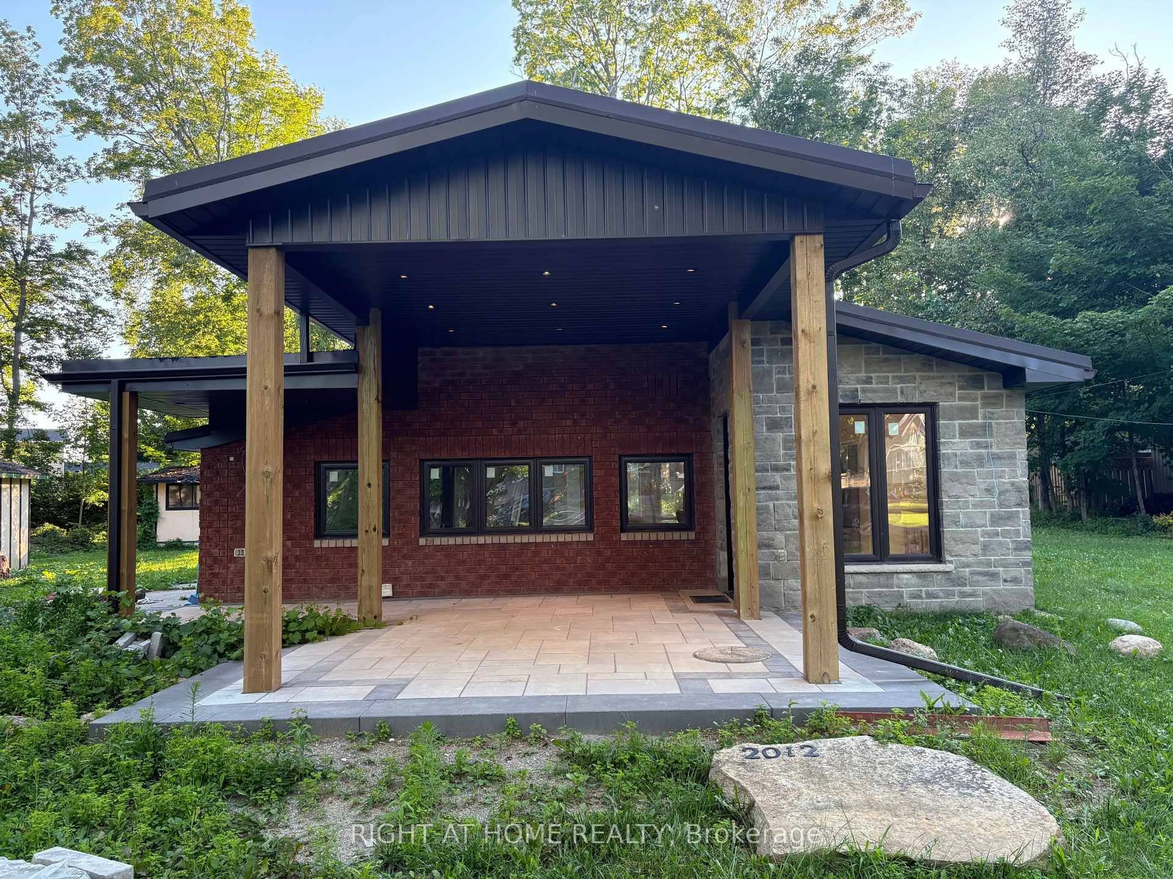 Unknown for 2012 Inglewood Dr, Innisfil Ontario L9S 1Z1