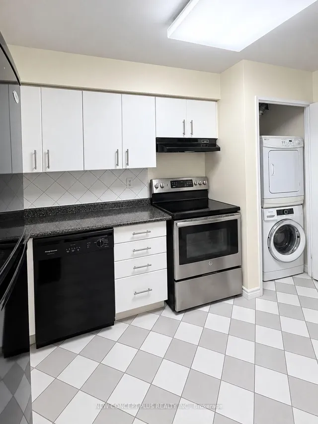 91 Townsgate Dr #506, Vaughan 4