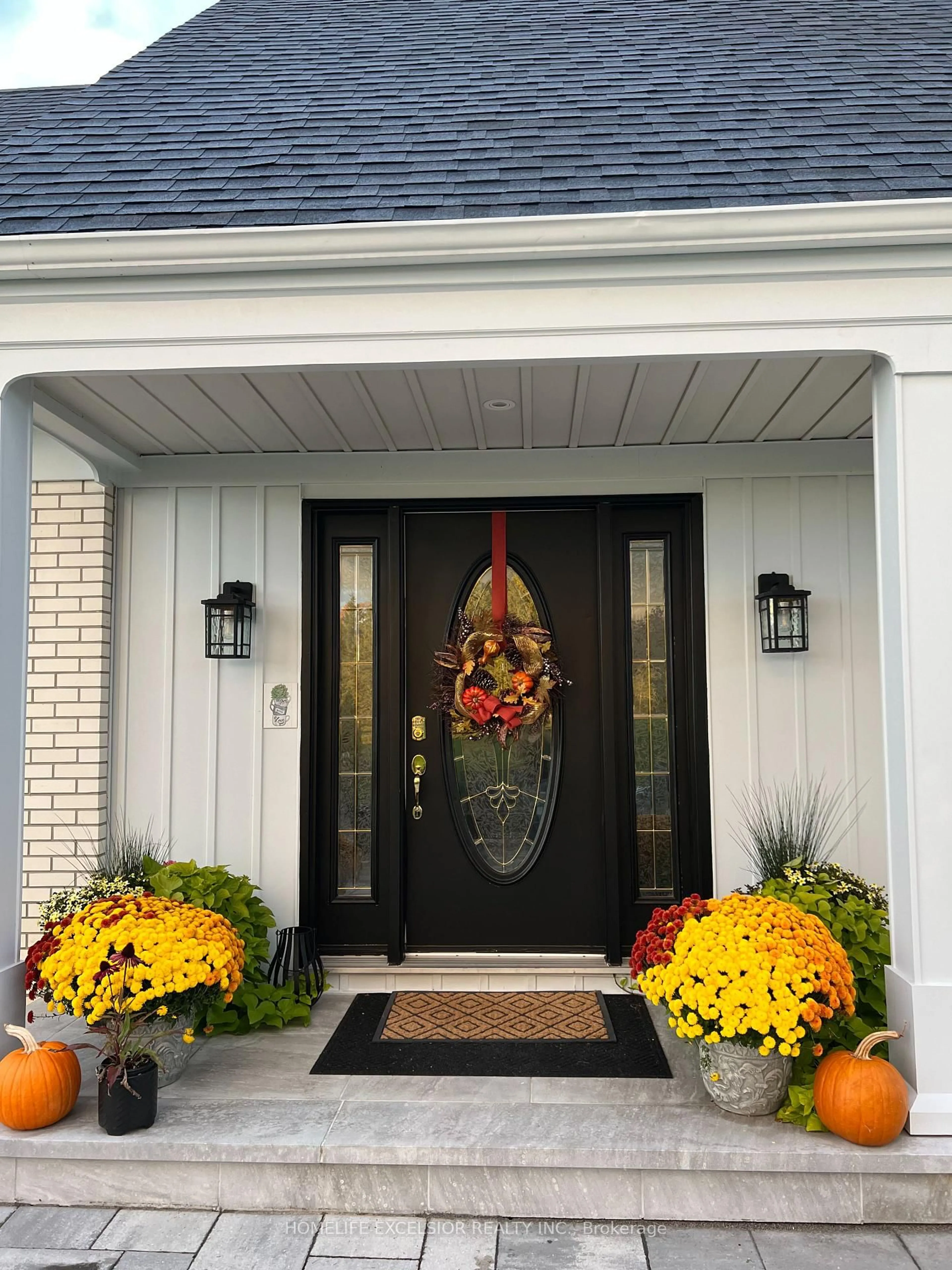 Indoor entryway for 14428 Mccowan Rd, Whitchurch-Stouffville Ontario L4A 7X5