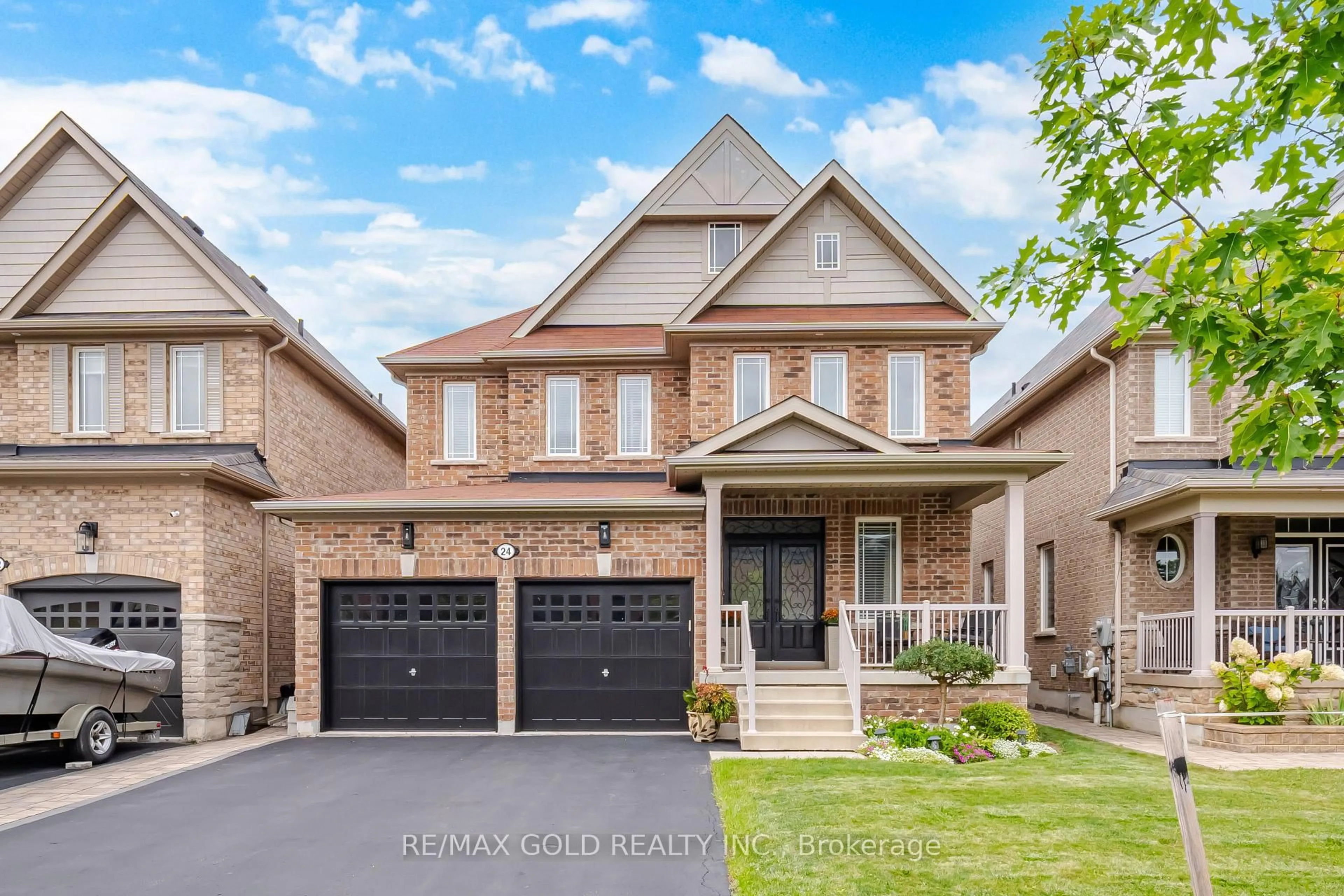Home with brick exterior material, street for 24 Gunning Cres, New Tecumseth Ontario L0G 1W0