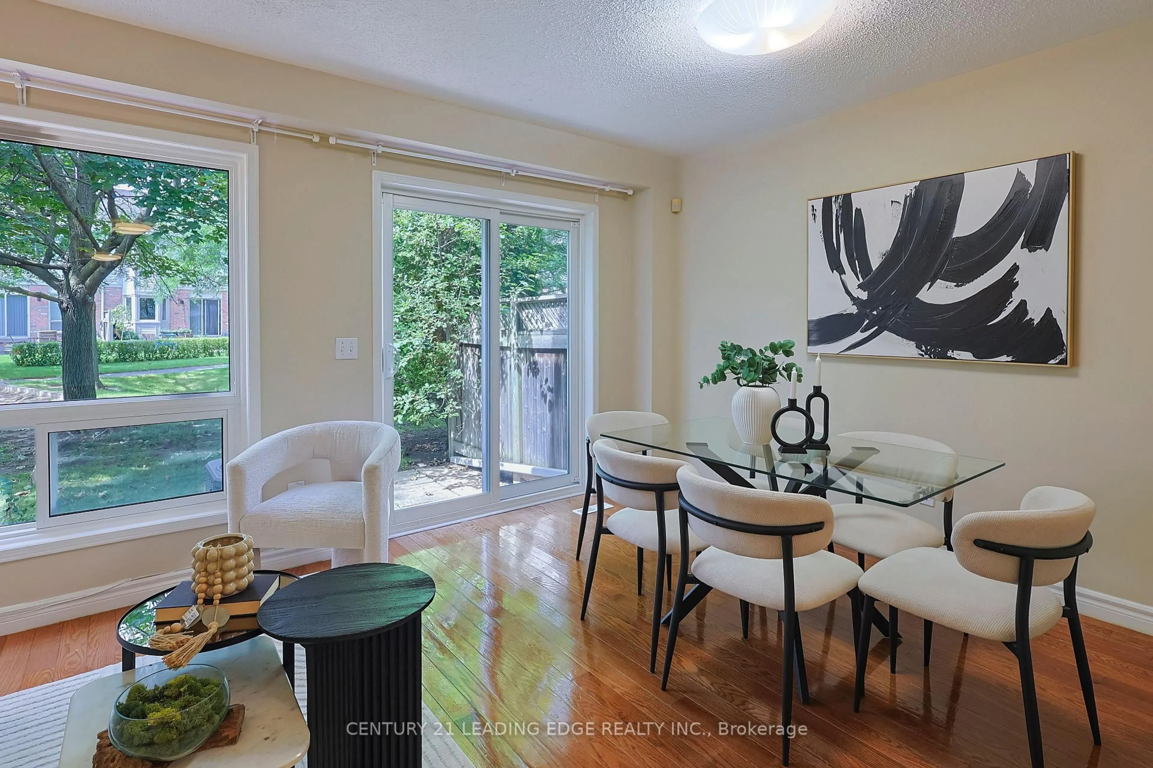 Dining room, wood/laminate floor for 81 Northern Heights Dr, Richmond Hill Ontario L4B 4C9