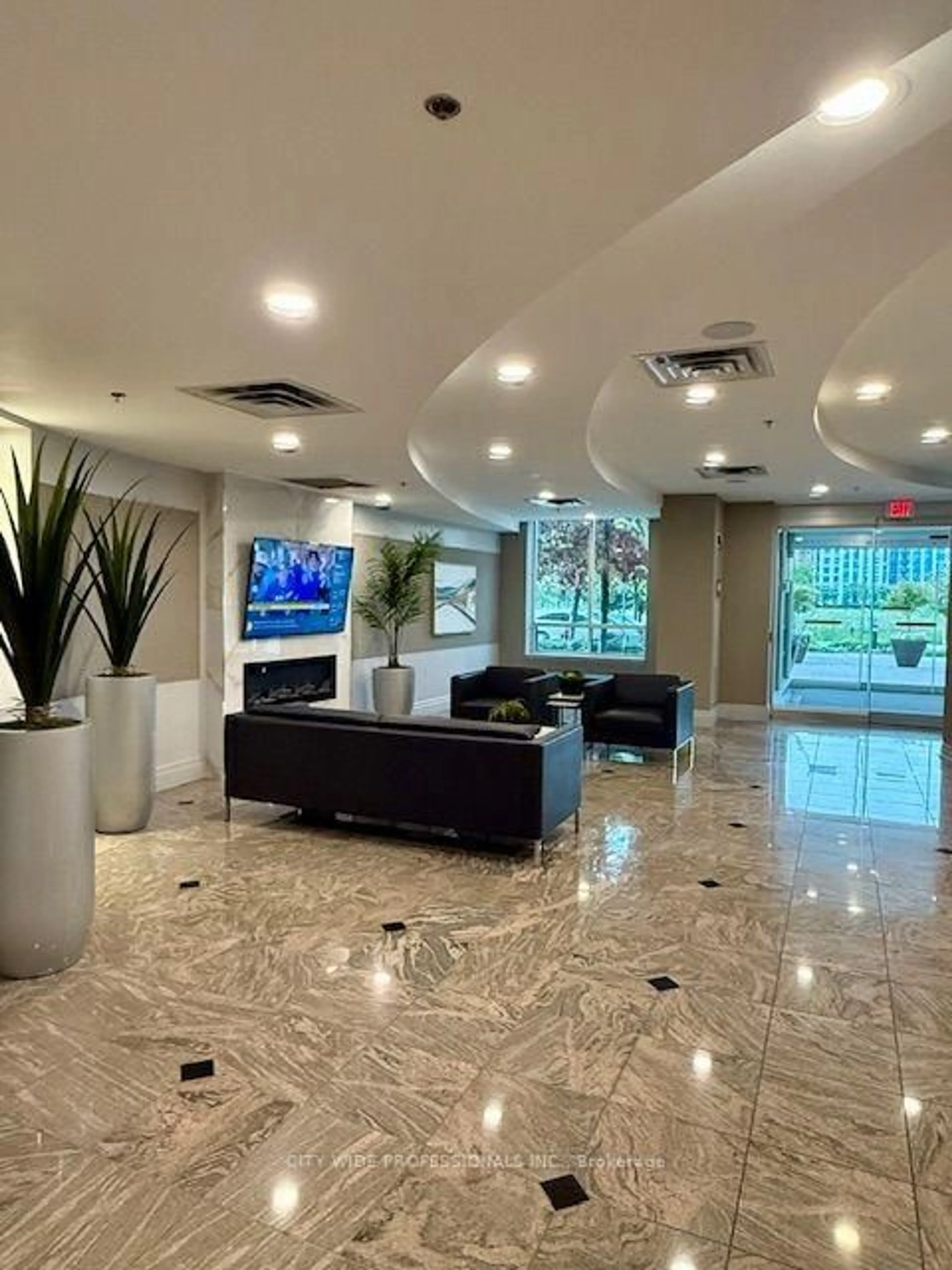 Lobby for 39 Oneida Cres #509, Richmond Hill Ontario L4B 4T9