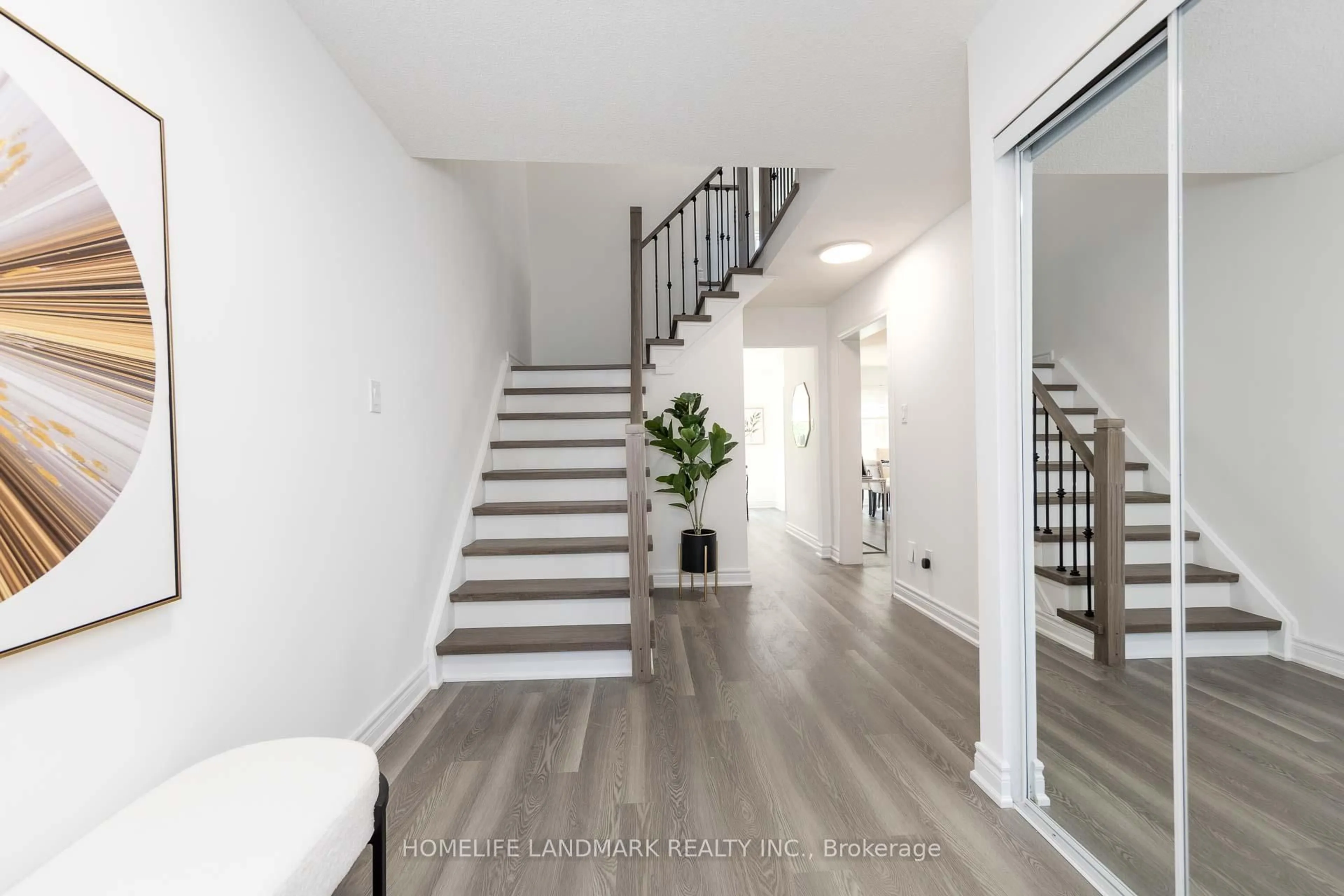 Indoor entryway for 116 Jaimie Rd, Vaughan Ontario L4J 6A5