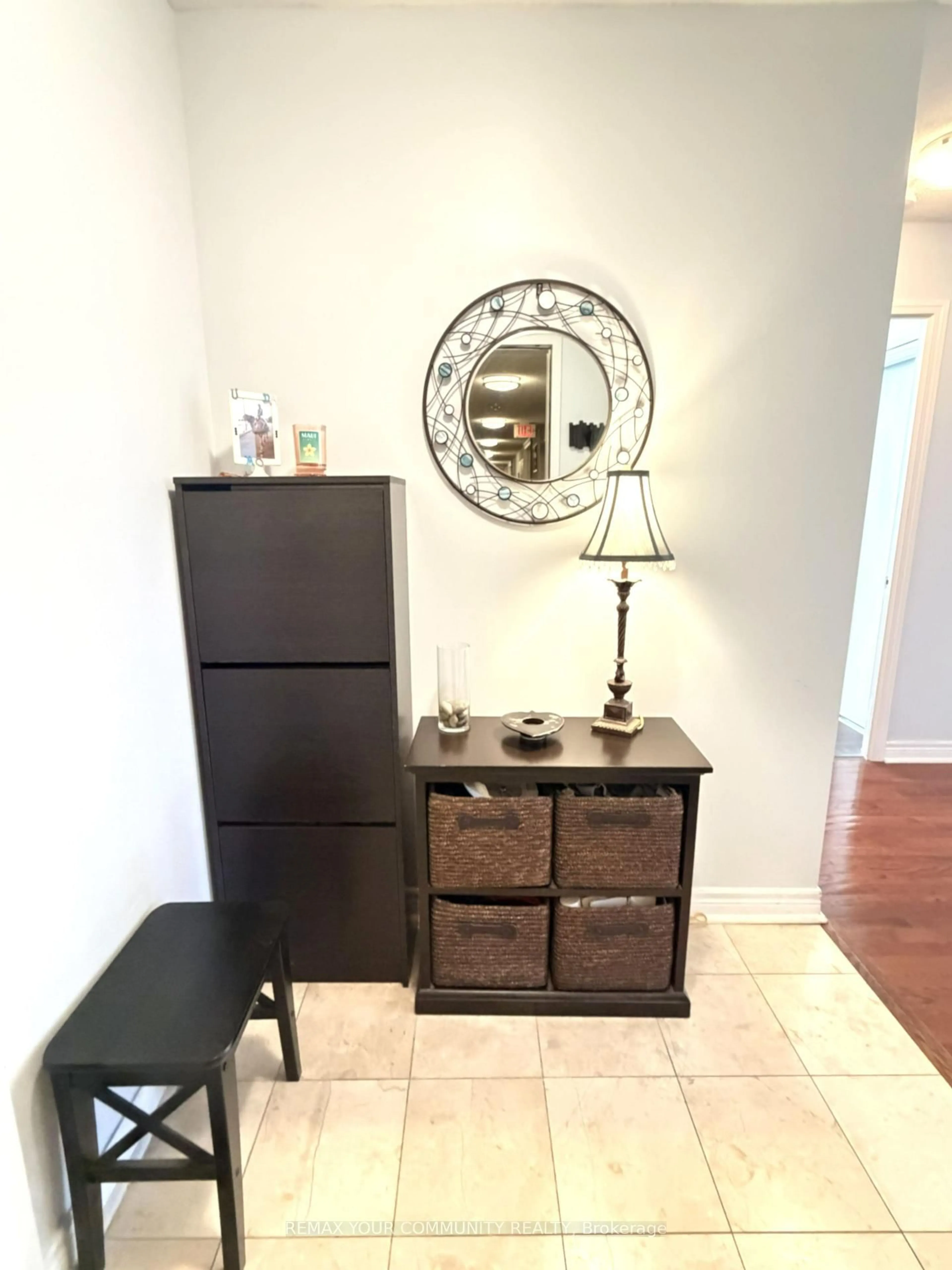 Indoor entryway for 330 Red Maple Rd #311, Richmond Hill Ontario L4C 0T6