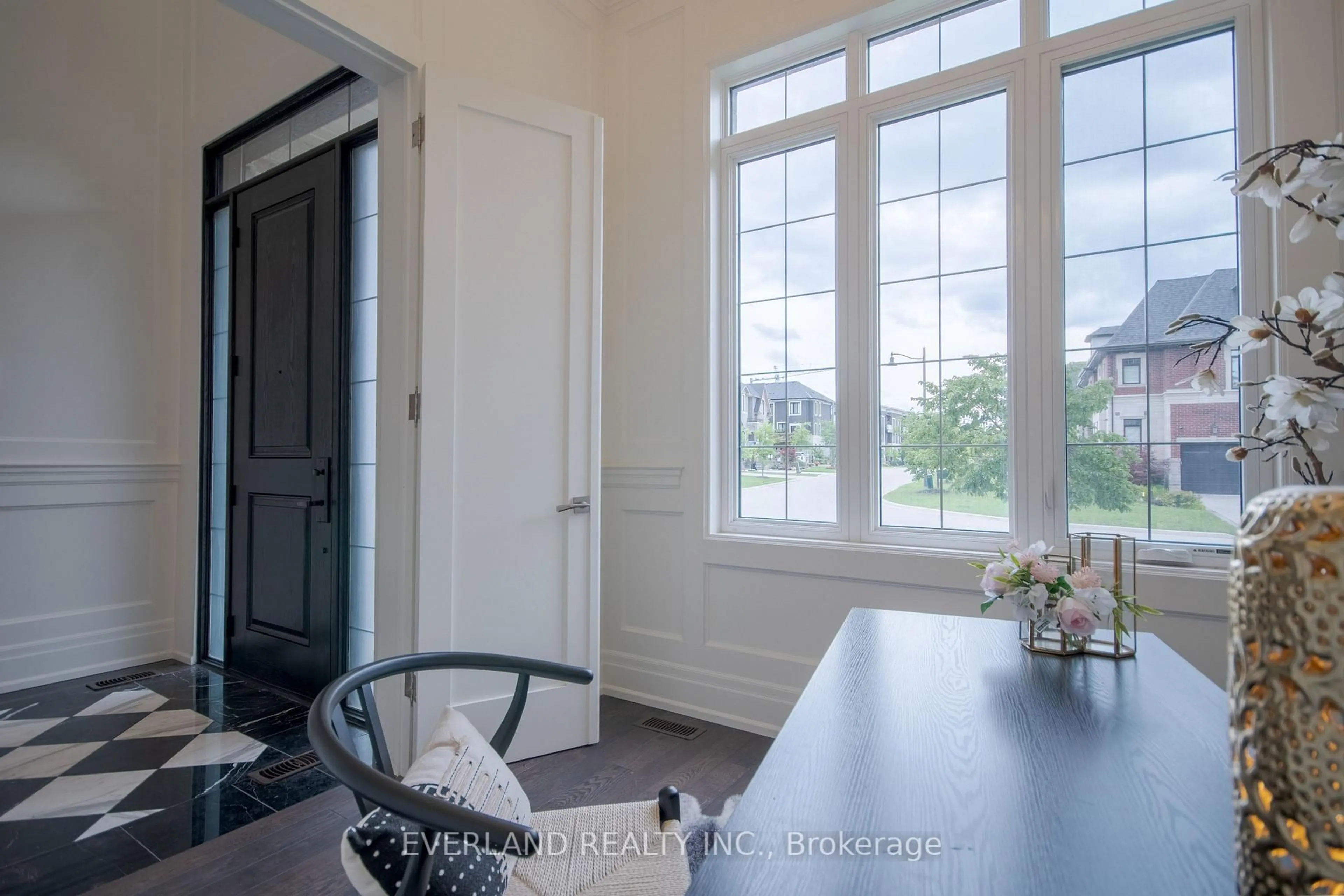 Indoor entryway for 97 Fitzgerald Ave, Markham Ontario L3R 4Z7