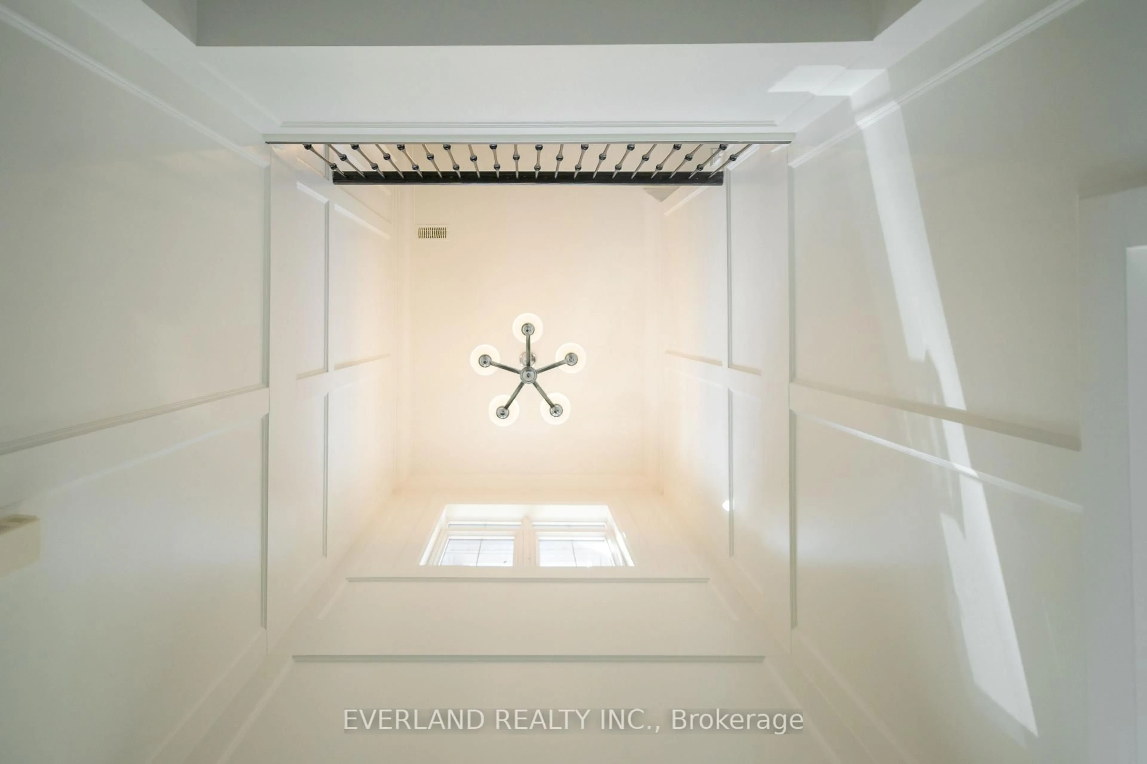 Indoor foyer for 97 Fitzgerald Ave, Markham Ontario L3R 4Z7